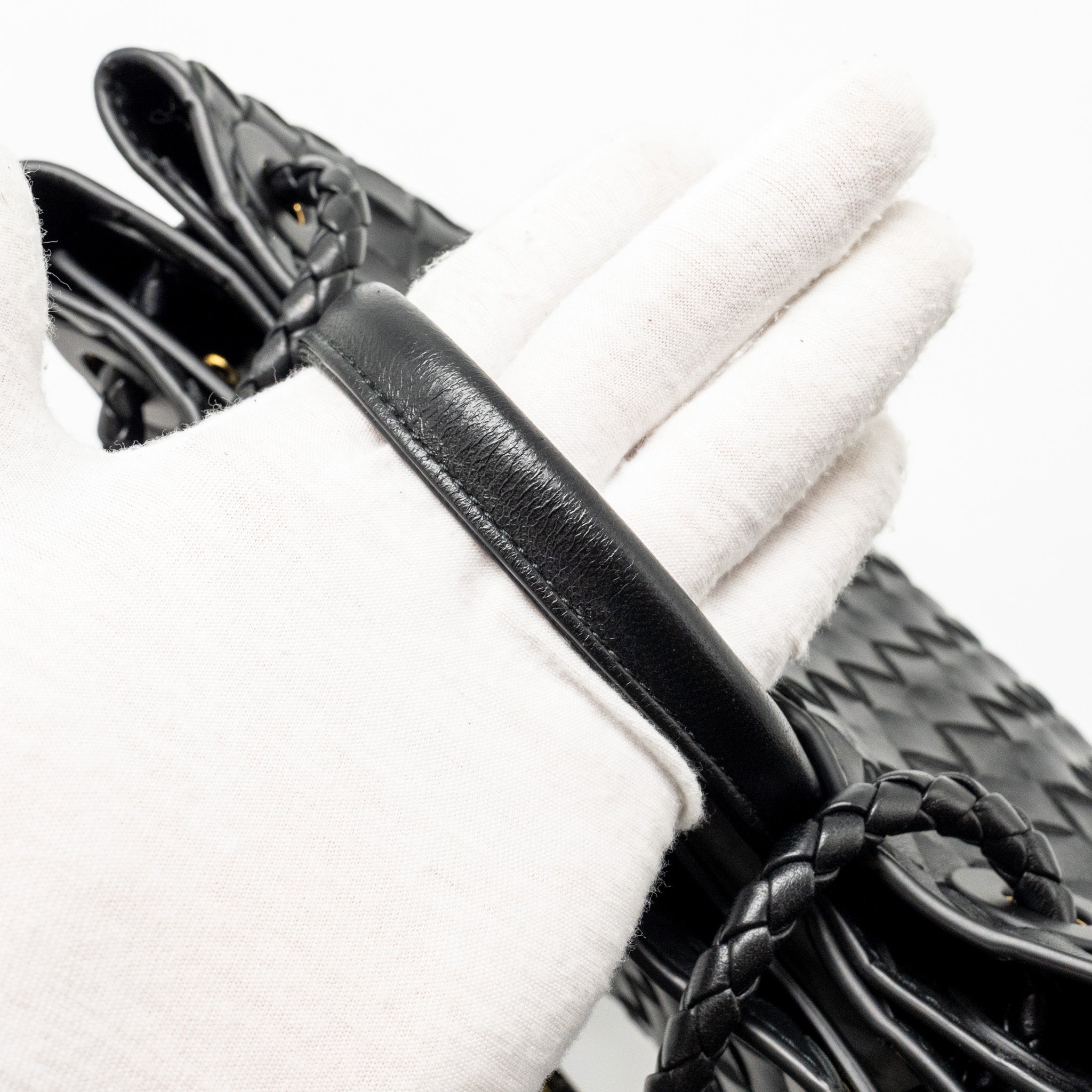 bottega-veneta-small-andiamo-bag-lambskin-black-ghw-1