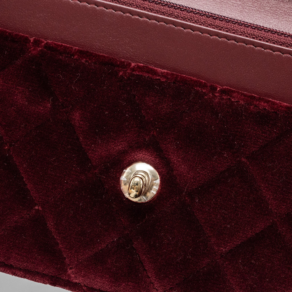 chanel-crystal-pearl-crush-wallet-on-chain-velvet-burgundy-lghw