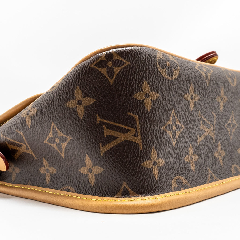 louis-vuitton-diane-bag-with-jacquard-strap-monogram-canvas-ghw
