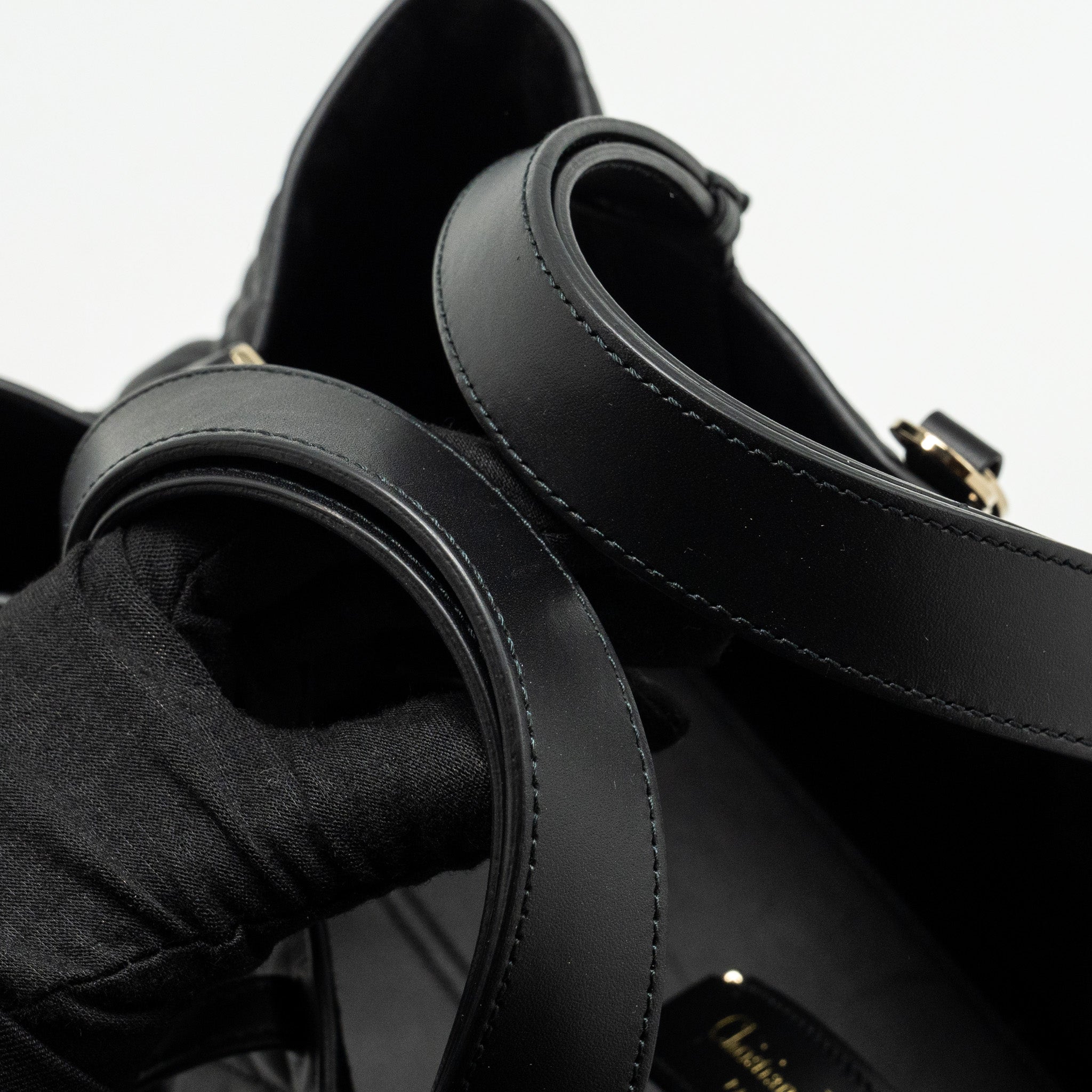 dior-medium-toujours-bag-macrocannage-calfskin-black-lghw