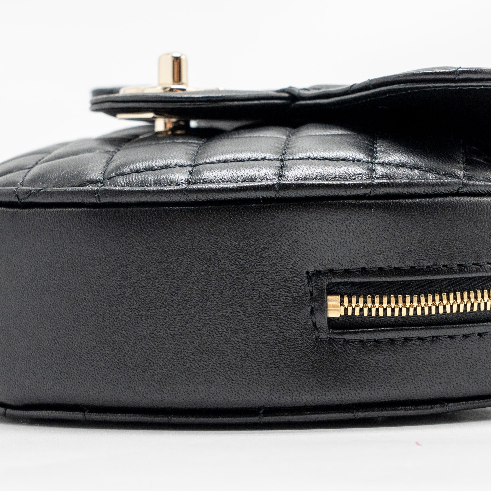 chanel-22s-cc-in-love-heart-bag-lambskin-black-lghw-microchip