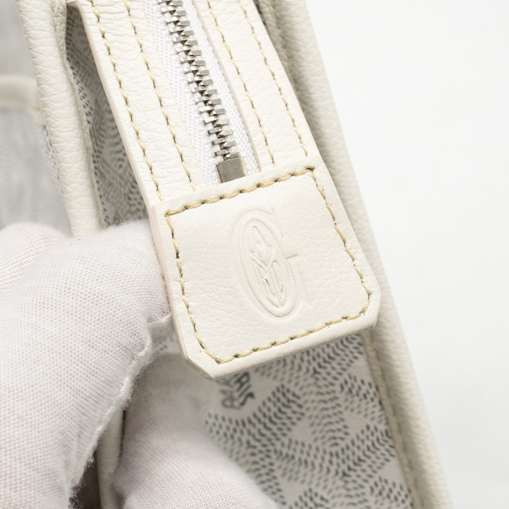 goyard-jouvence-mm-toiletry-bag-goyardine-canvas-white-shw-copy