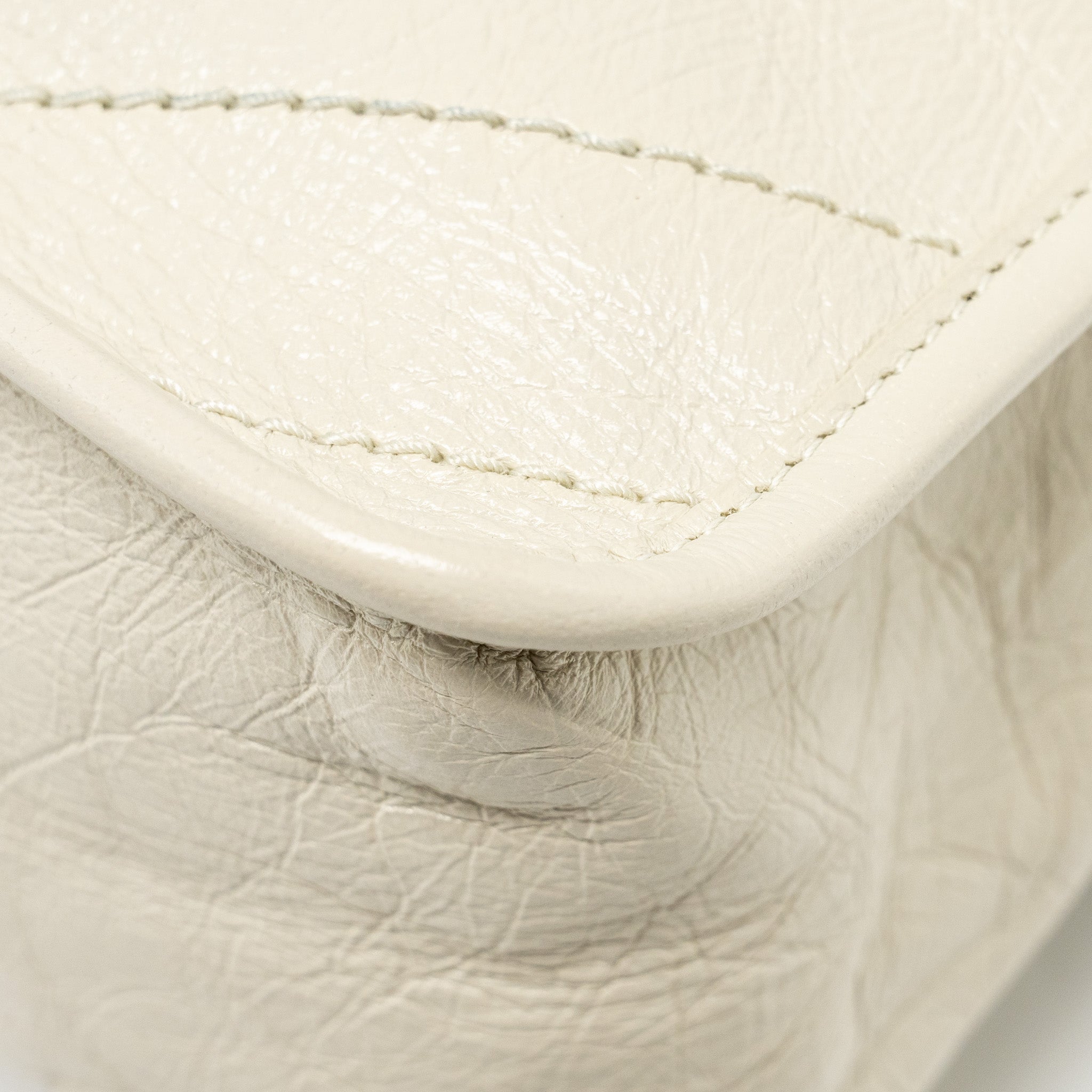 saint-laurent-ysl-medium-niki-calfskin-white-shw