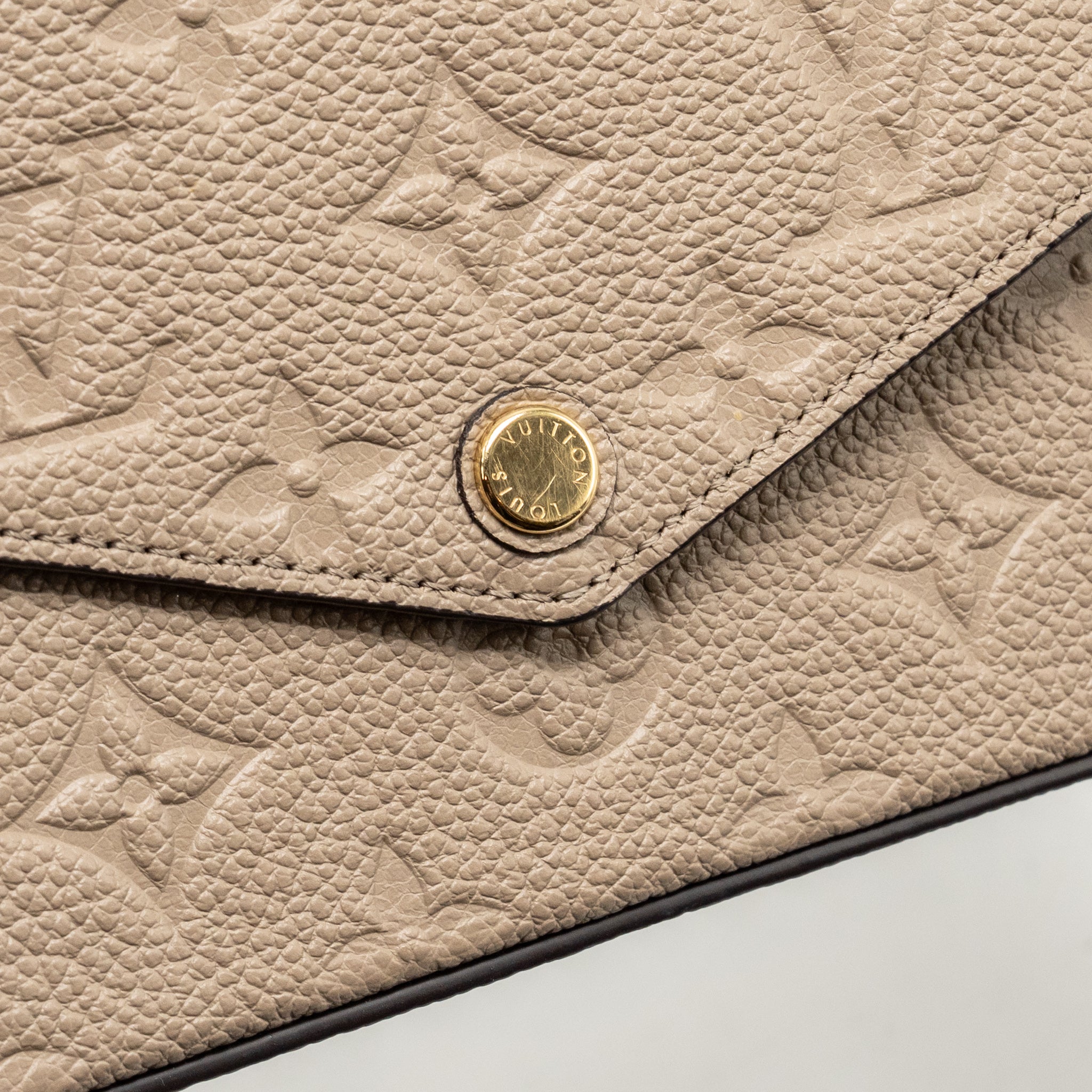 louis-vuitton-felicie-pochette-monogram-empreinte-tourterelle-ghw