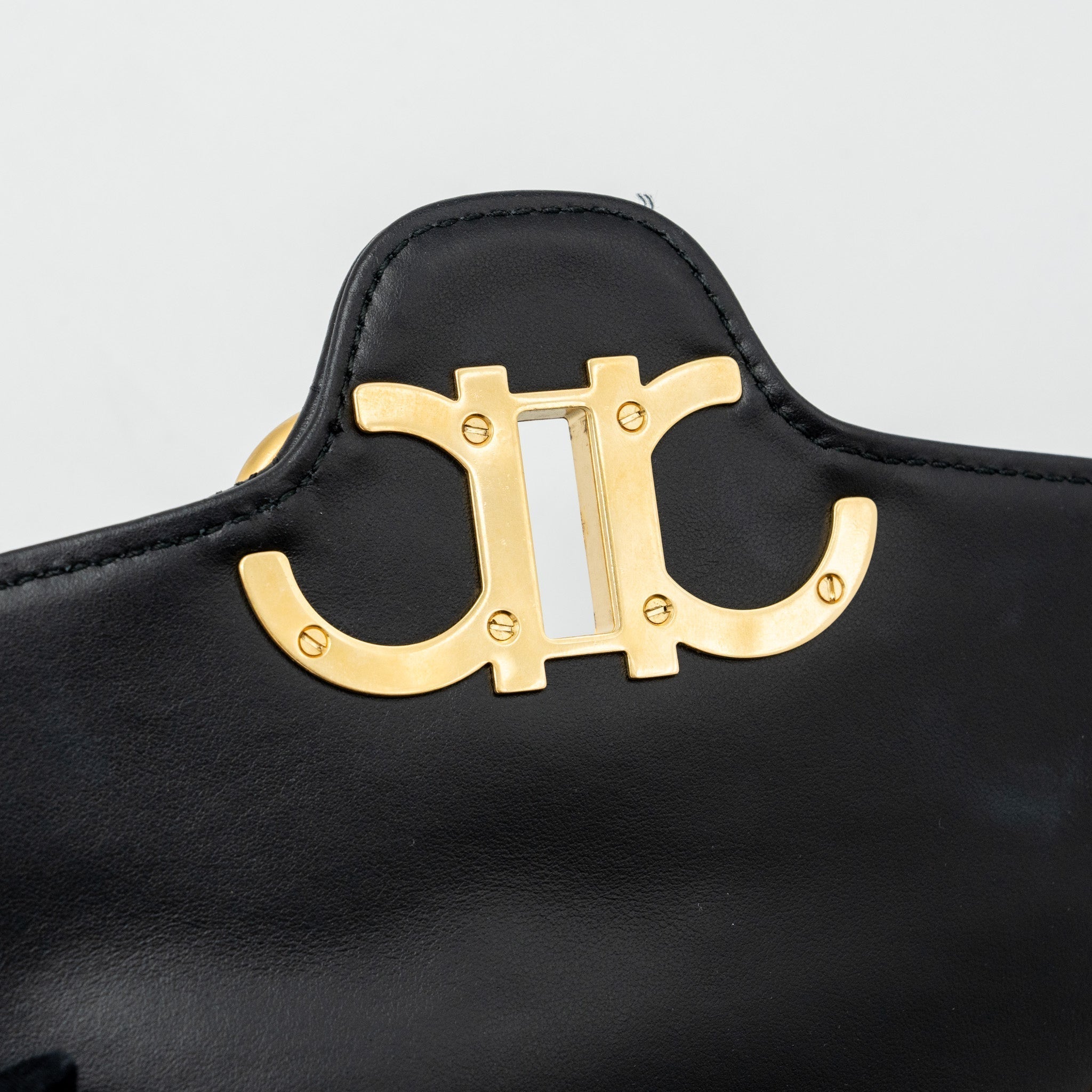 ferragamo-glancing-quilted-leather-shoulder-bag-calfskin-black-ghw
