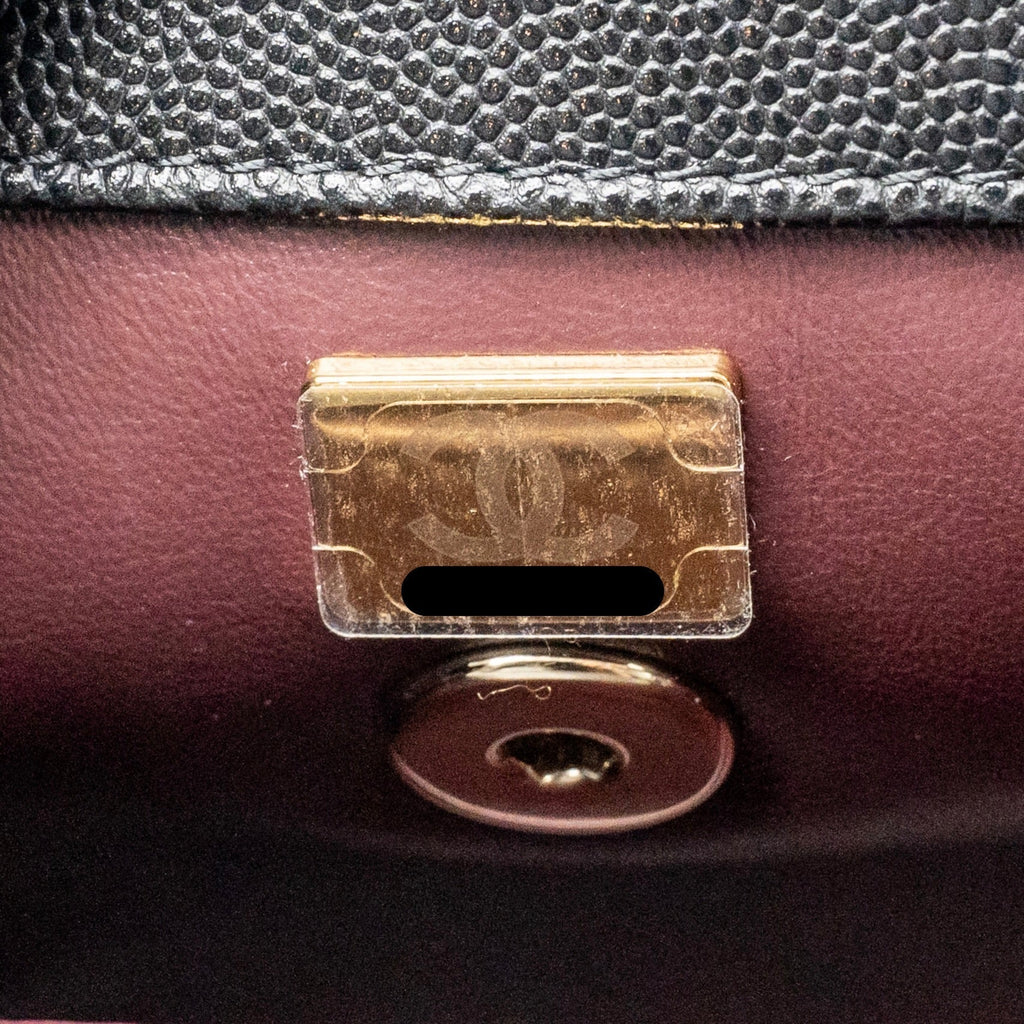 chanel-small-coco-handle-caviar-black-lghwmicrochip