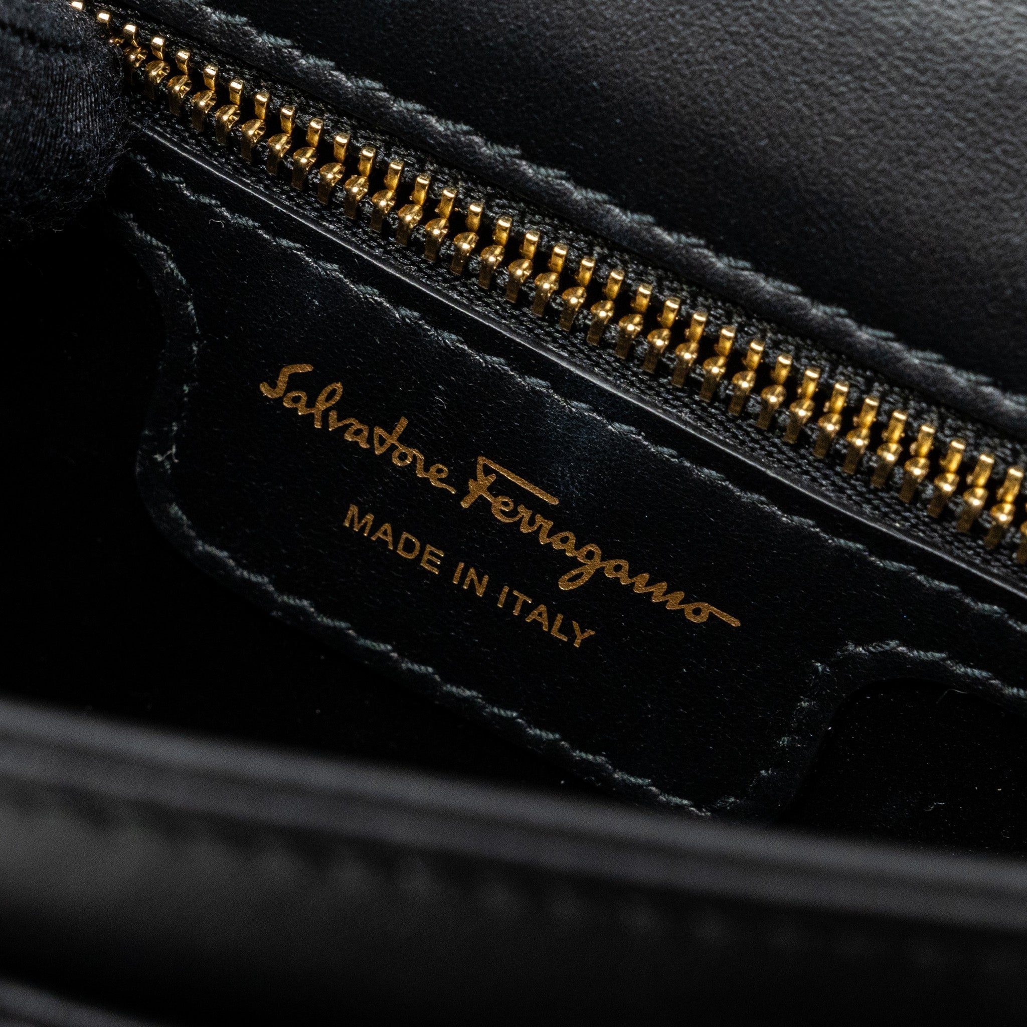 ferragamo-glancing-quilted-leather-shoulder-bag-calfskin-black-ghw
