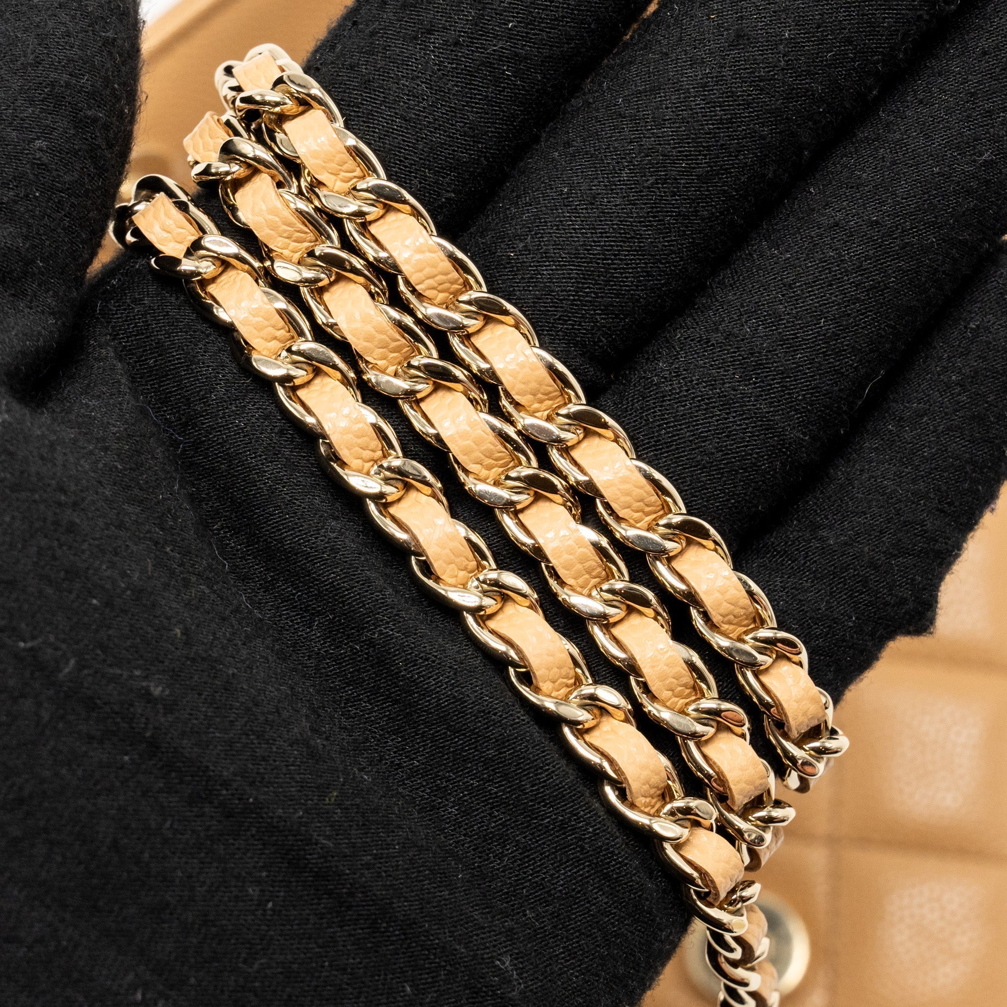 chanel-detailed-cc-classic-wallet-on-chain-caviar-beige-lghw-microchip