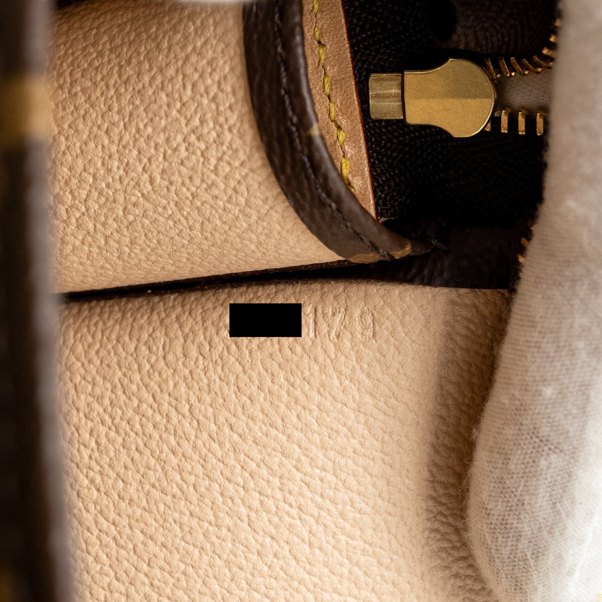 louis-vuitton-toiletry-pochette-26-monogram-canvas-ghw-13