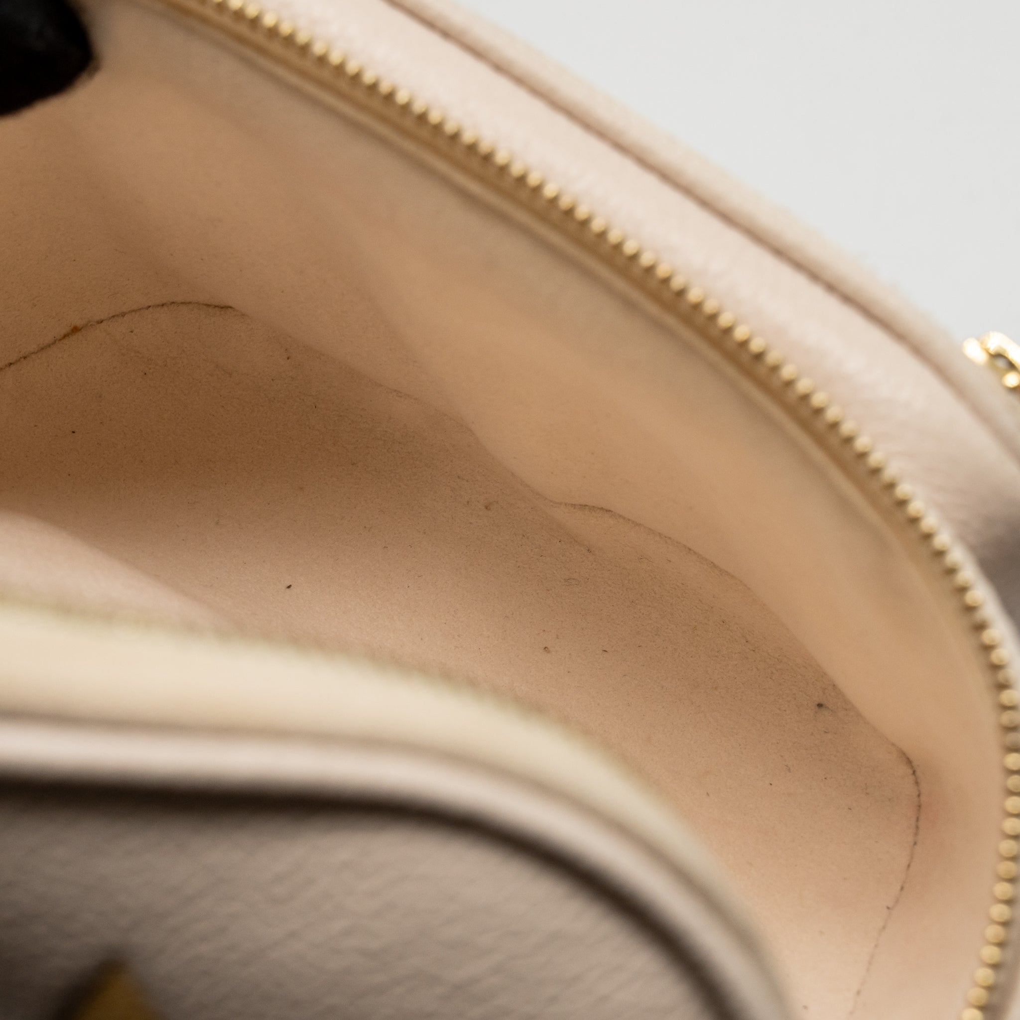 lv-bag-white
