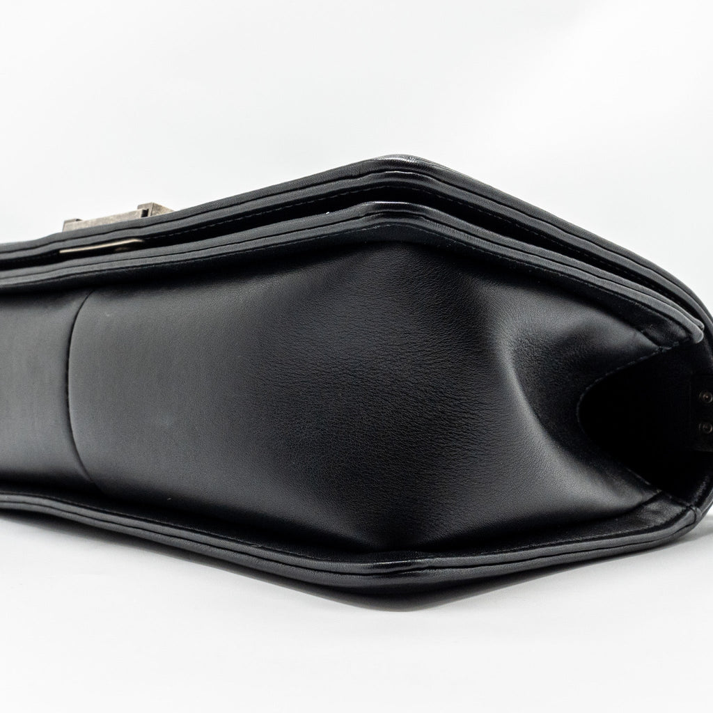 chanel-medium-boy-bag-calfskin-black-ruthenium-hardware-1
