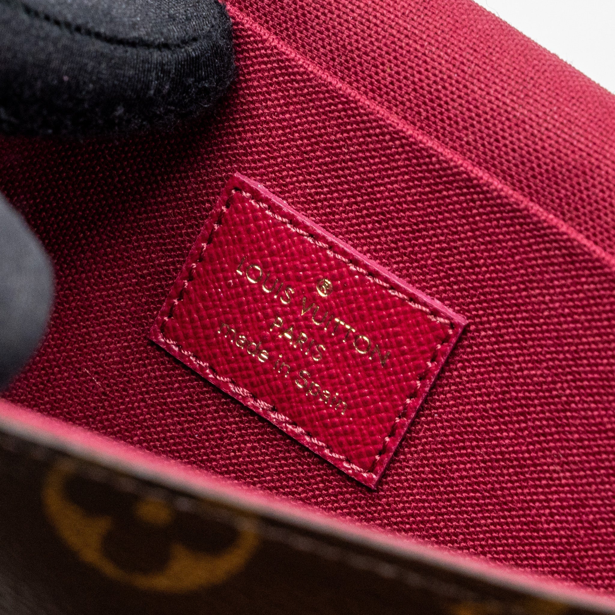 louis-vuitton-felicie-pochette-monogram-canvas-ghw-12