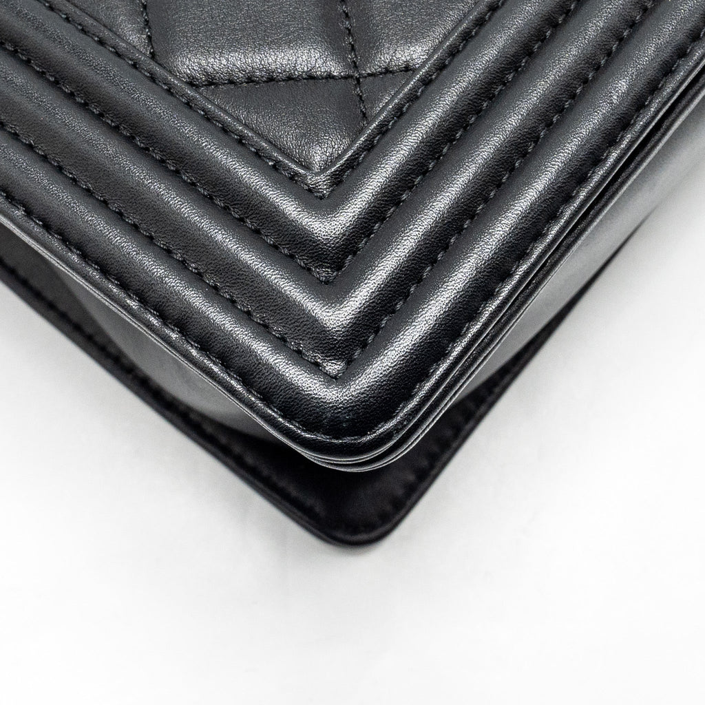chanel-medium-boy-bag-calfskin-black-ruthenium-hardware-1
