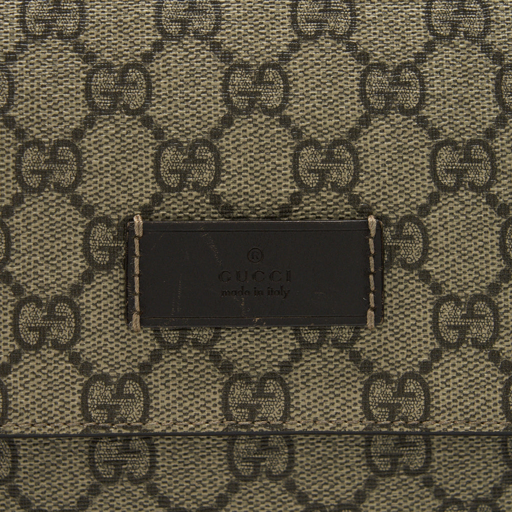 gucci-gg-supreme-canvas-diaper-bag