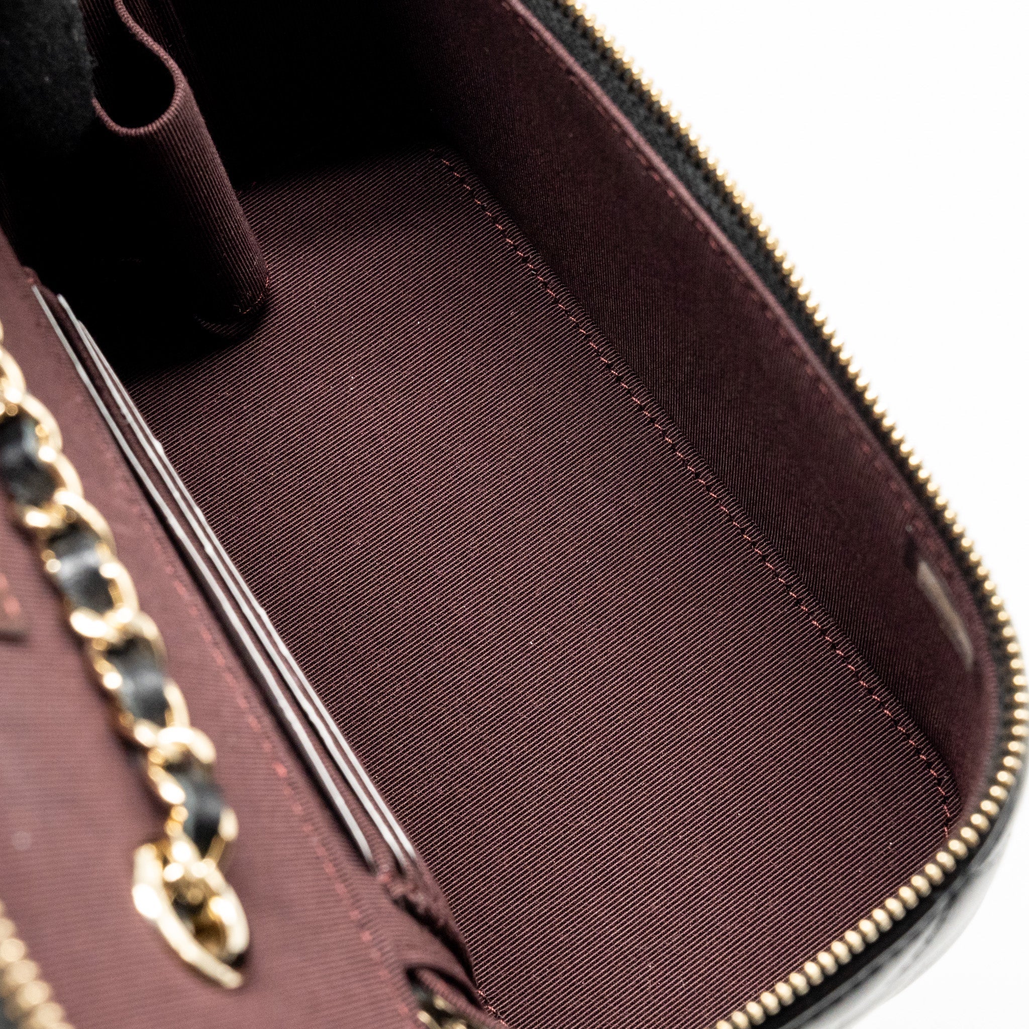 chanel-long-vanity-case-with-chain-lambskin-black-lghw