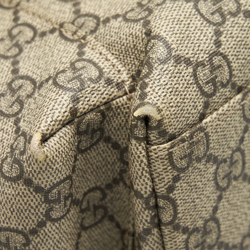 gucci-gg-supreme-canvas-diaper-bag