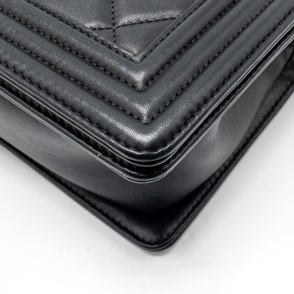 chanel-medium-boy-bag-calfskin-black-ruthenium-hardware-1