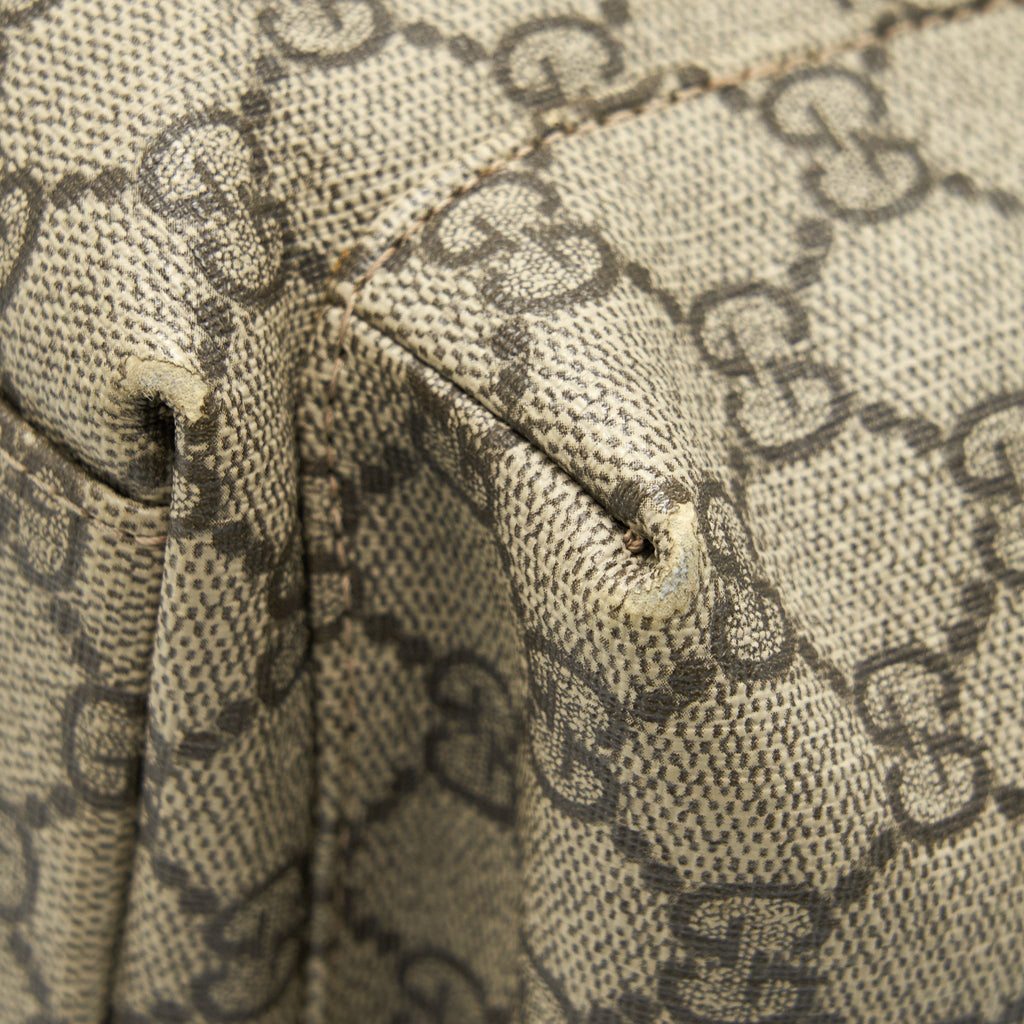 gucci-gg-supreme-canvas-diaper-bag