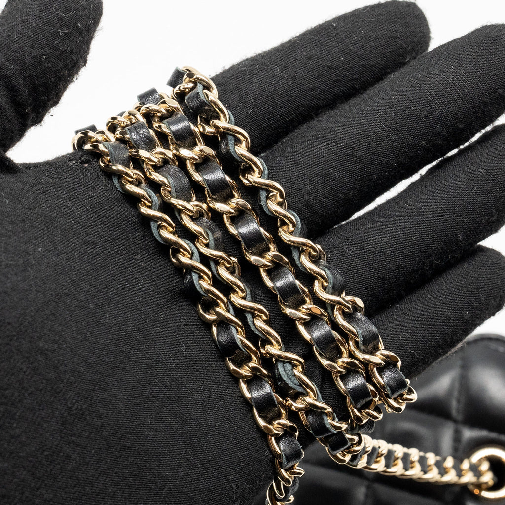chanel-long-vanity-case-with-chain-lambskin-black-lghw