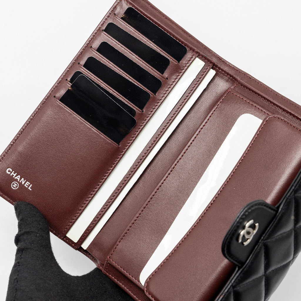chanel-classic-compact-long-wallet-lambskin-shw
