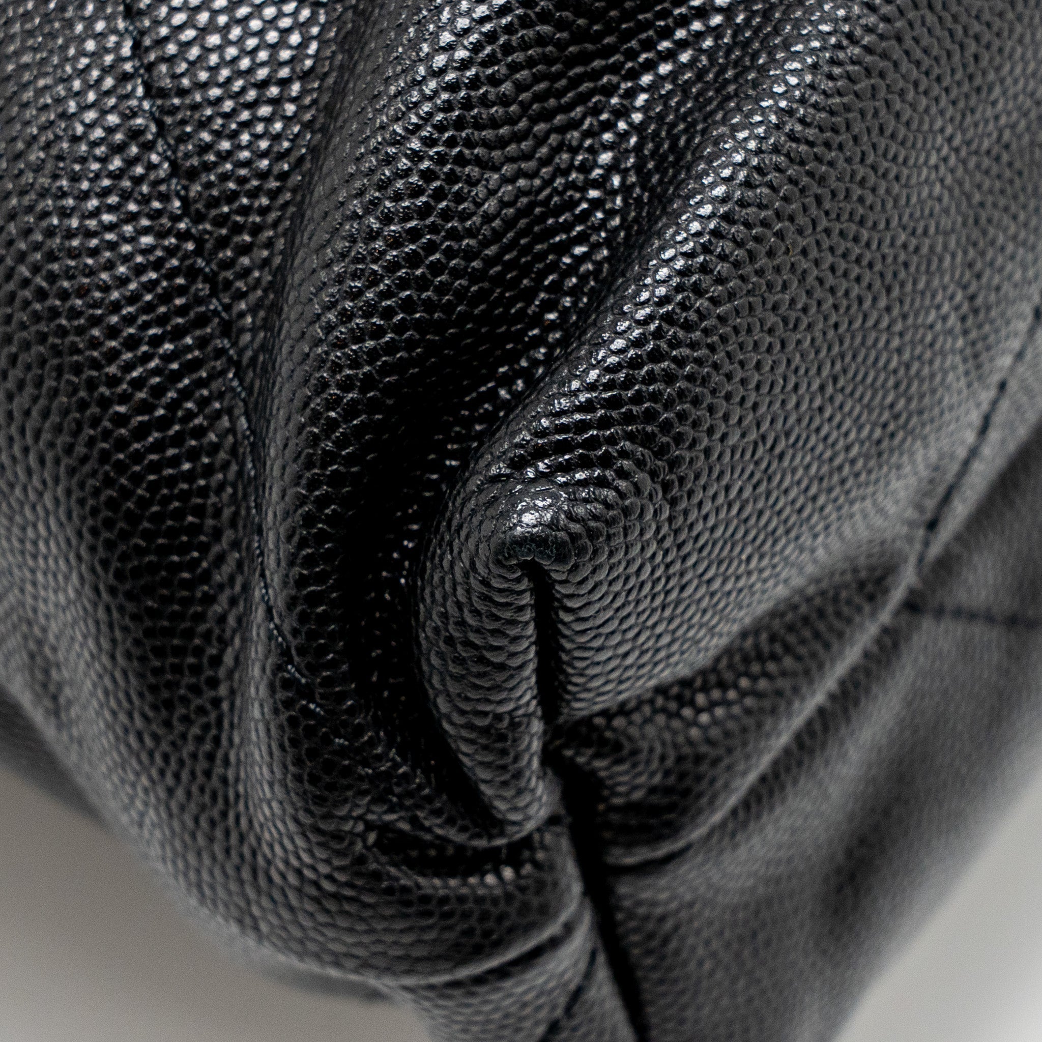chanel-medium-22-bag-black-letter-caviar-black-ghw-microchip-copy