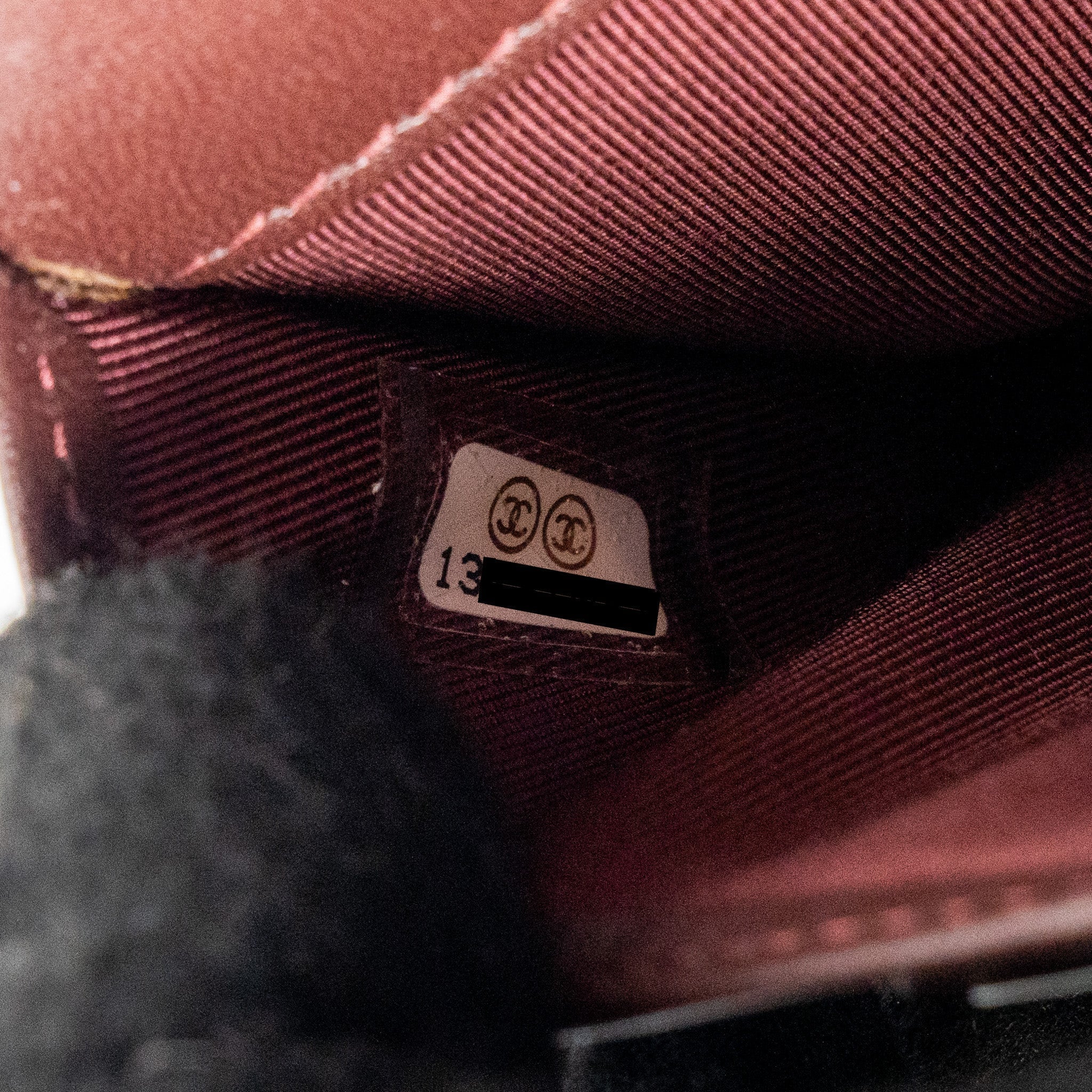 chanel-classic-compact-long-wallet-lambskin-shw