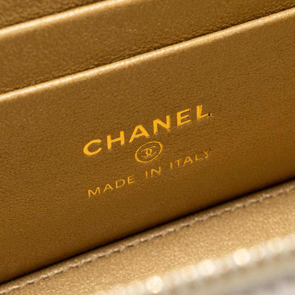 chanel-letter-cc-logo-chain-long-vanity-case-lambskin-whit-ghwmicrochip