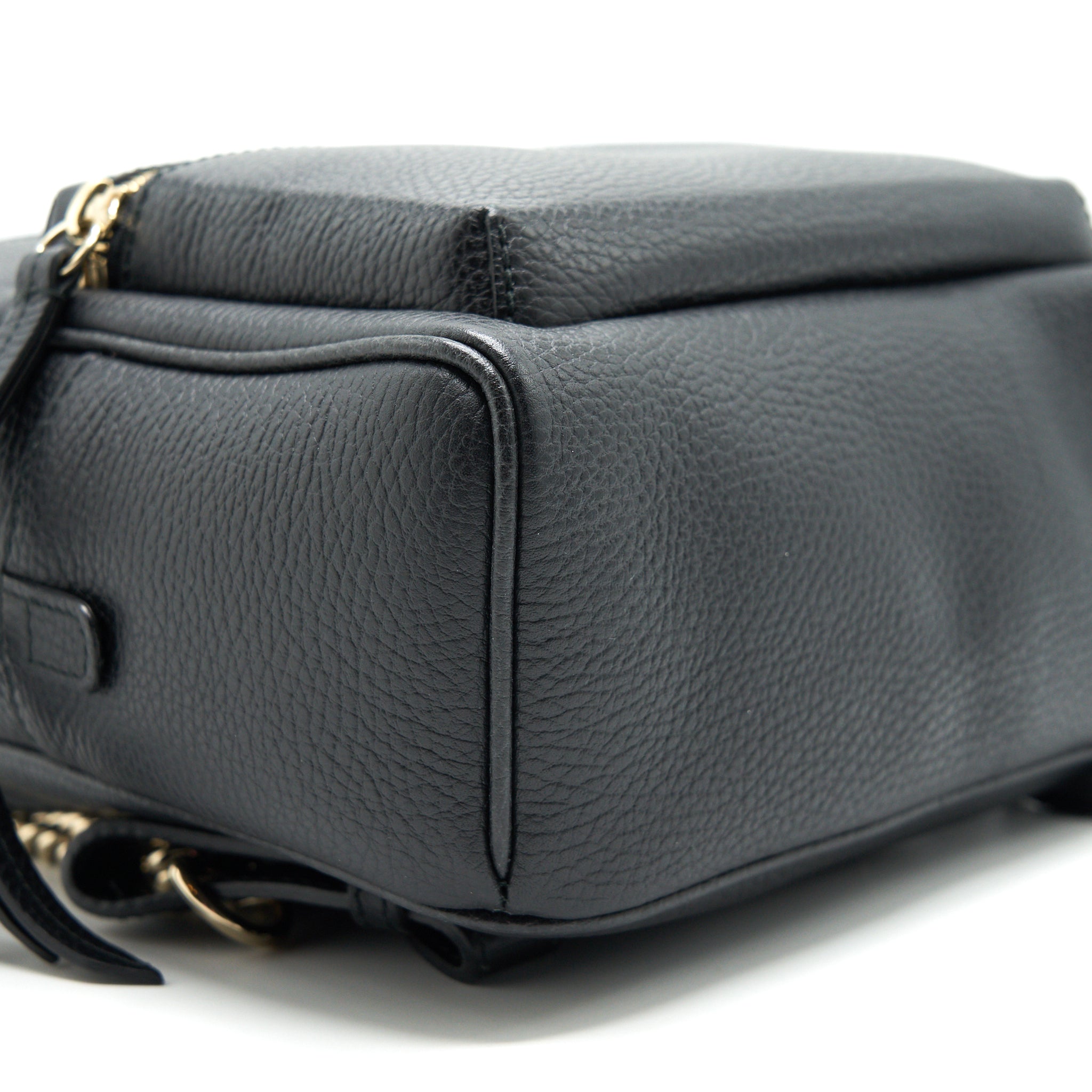 gucci-soho-leather-backpack-black