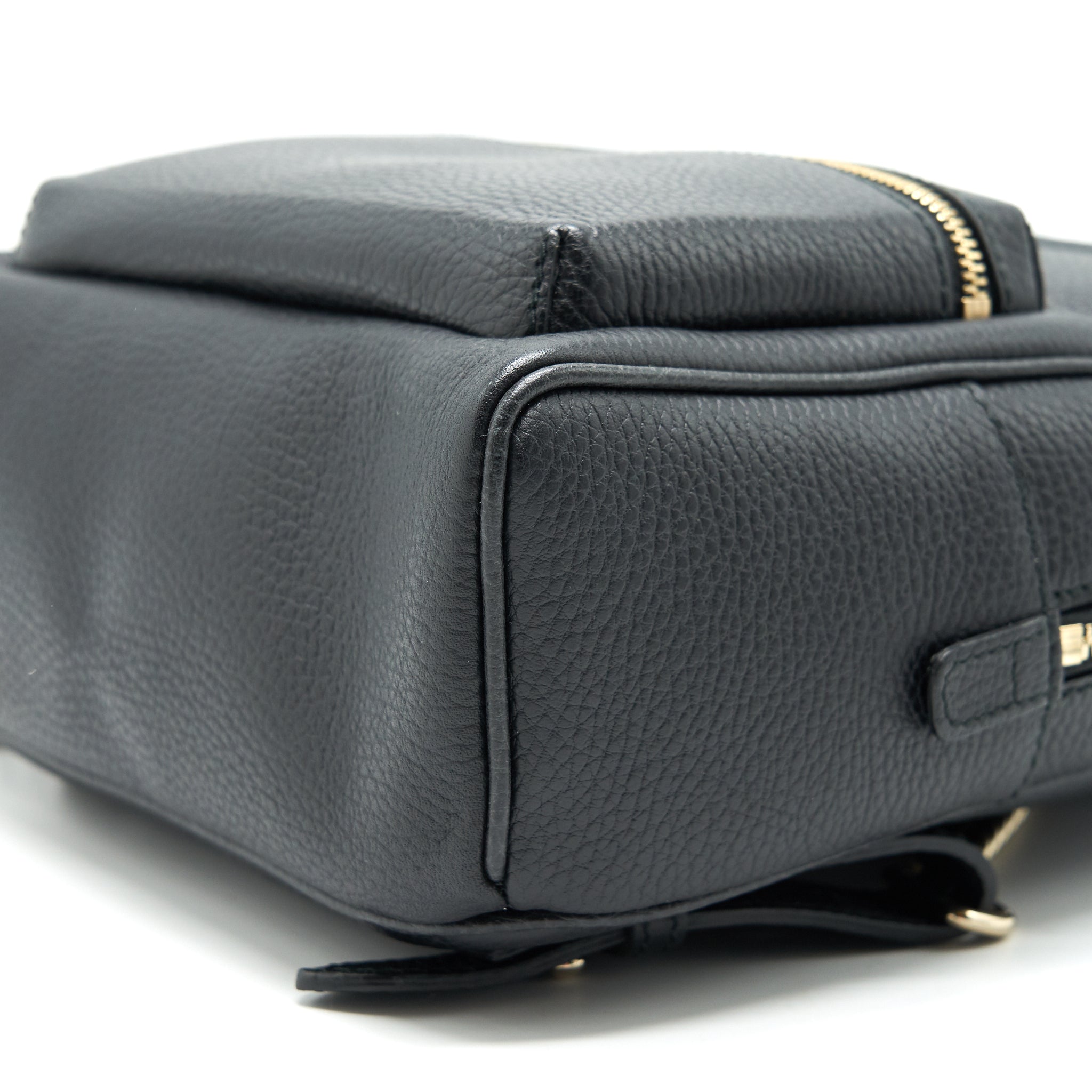 gucci-soho-leather-backpack-black