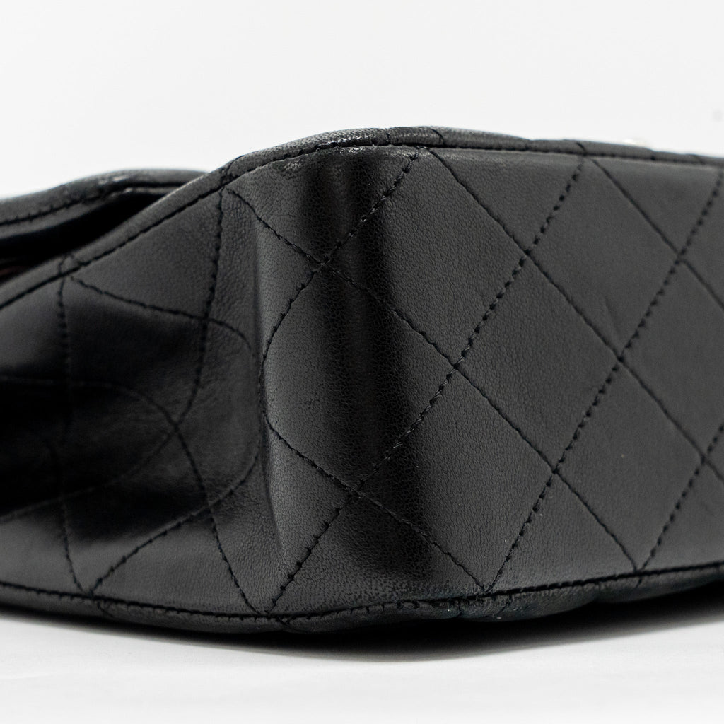 chanel-medium-classic-double-flap-bag-lambskin-black-shw-copy-2