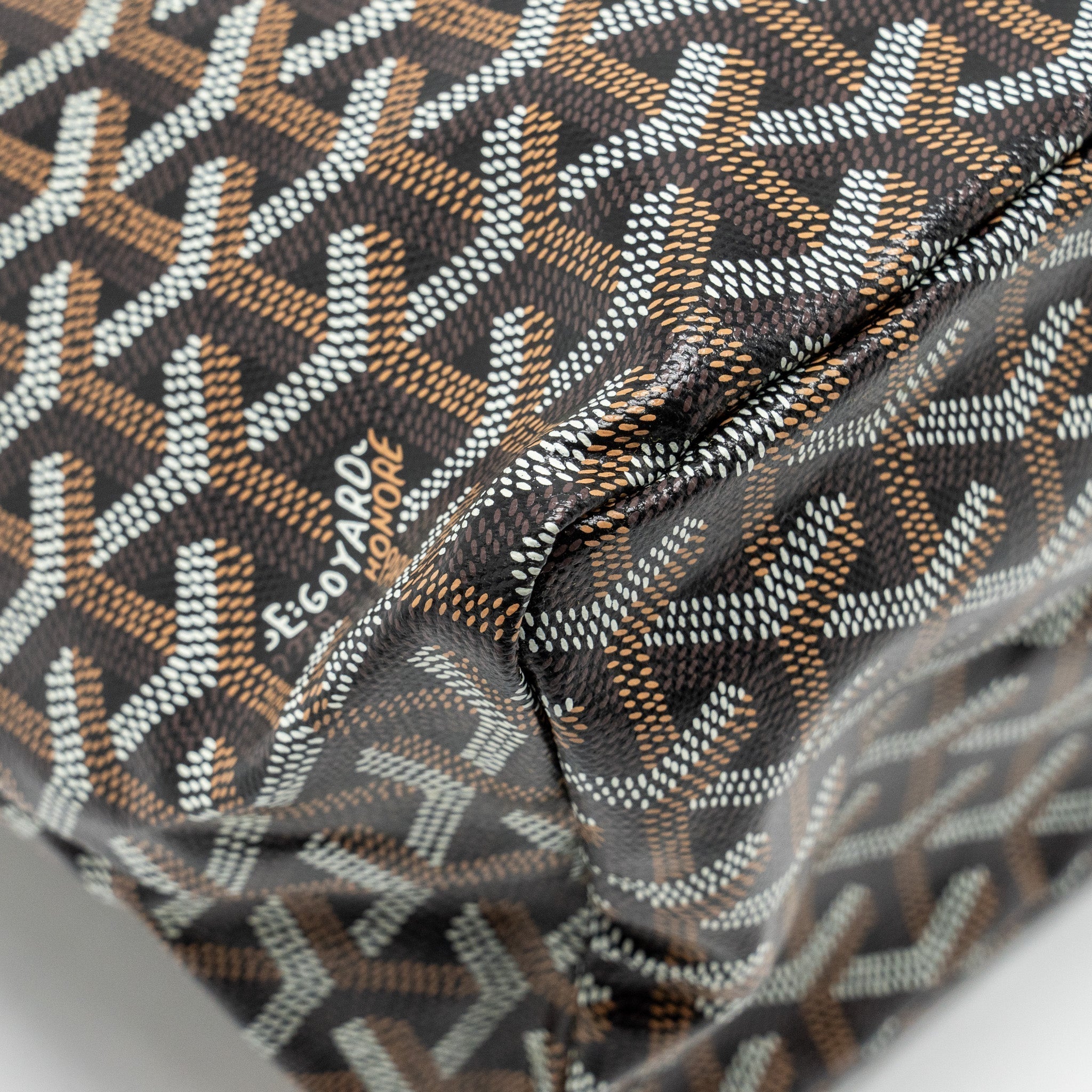 goyard-boheme-hobo-bag-goyardine-canvas-calfskin-brown-shw