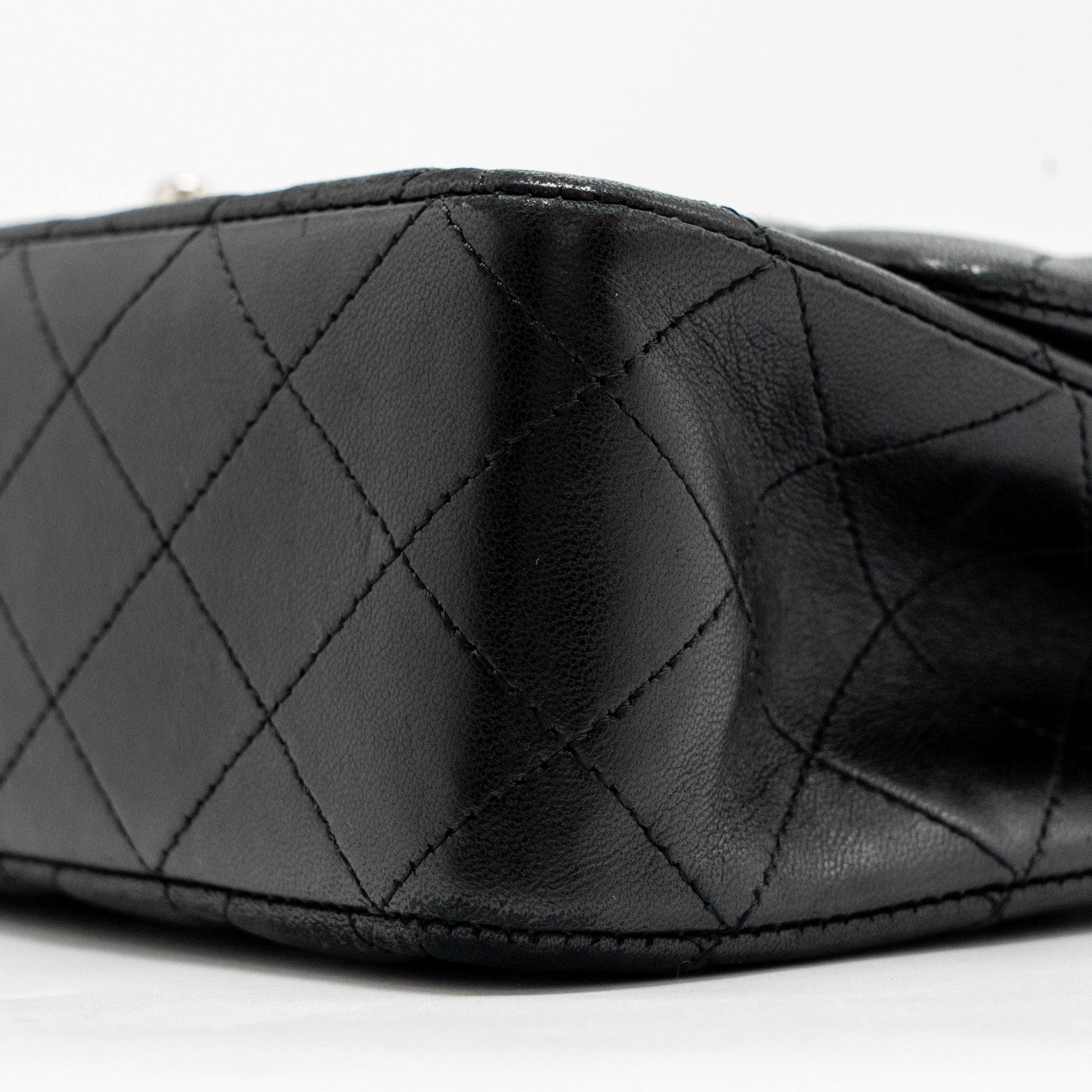chanel-medium-classic-double-flap-bag-lambskin-black-shw-copy-2