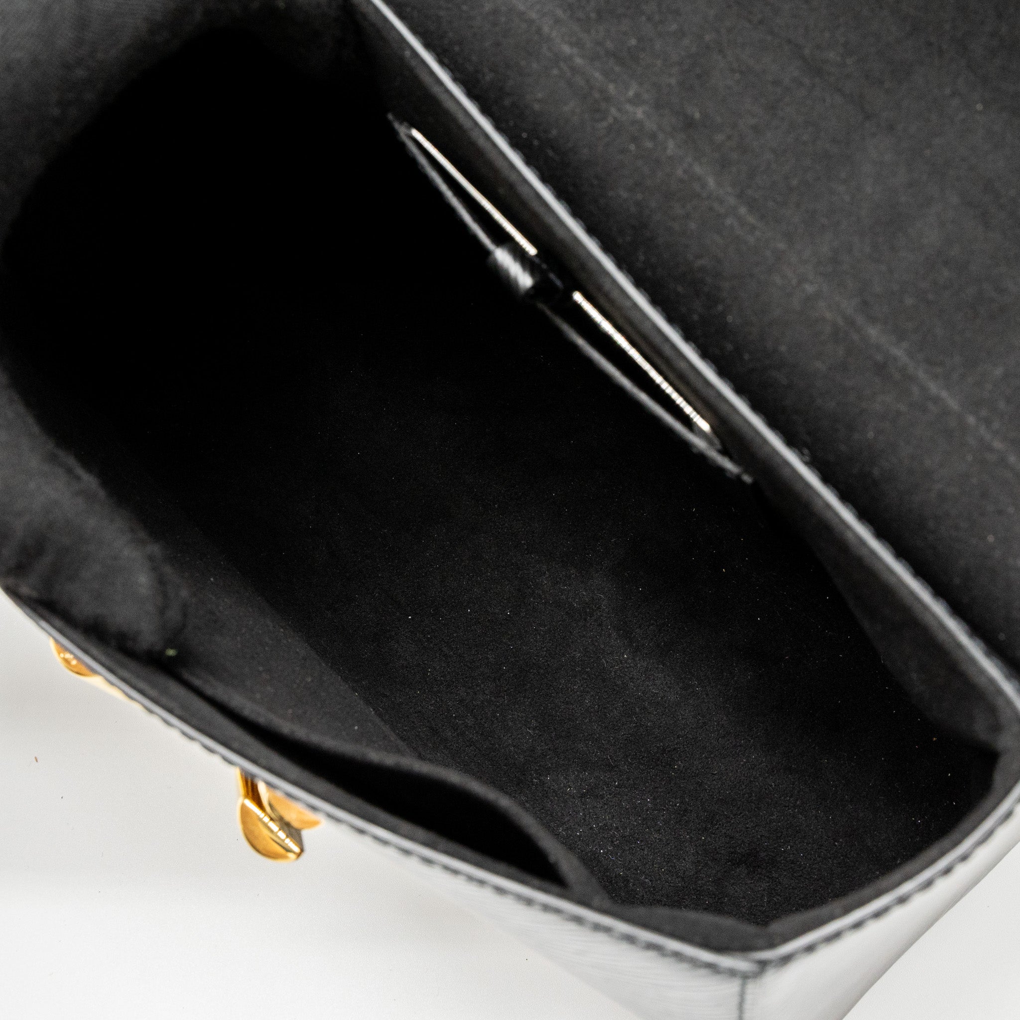 louis-vuitton-twist-mm-epi-black-ghw-1