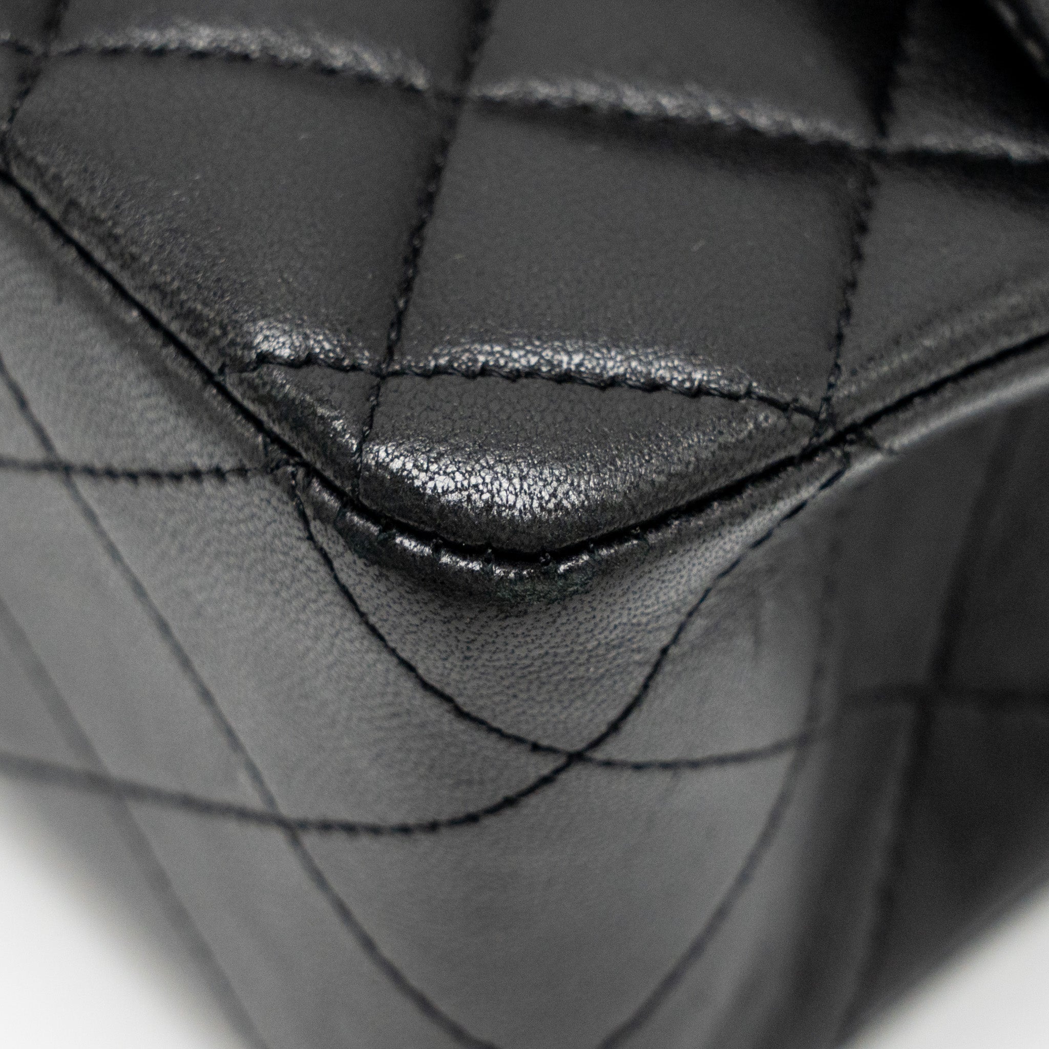 chanel-medium-classic-double-flap-bag-lambskin-black-shw-copy-2