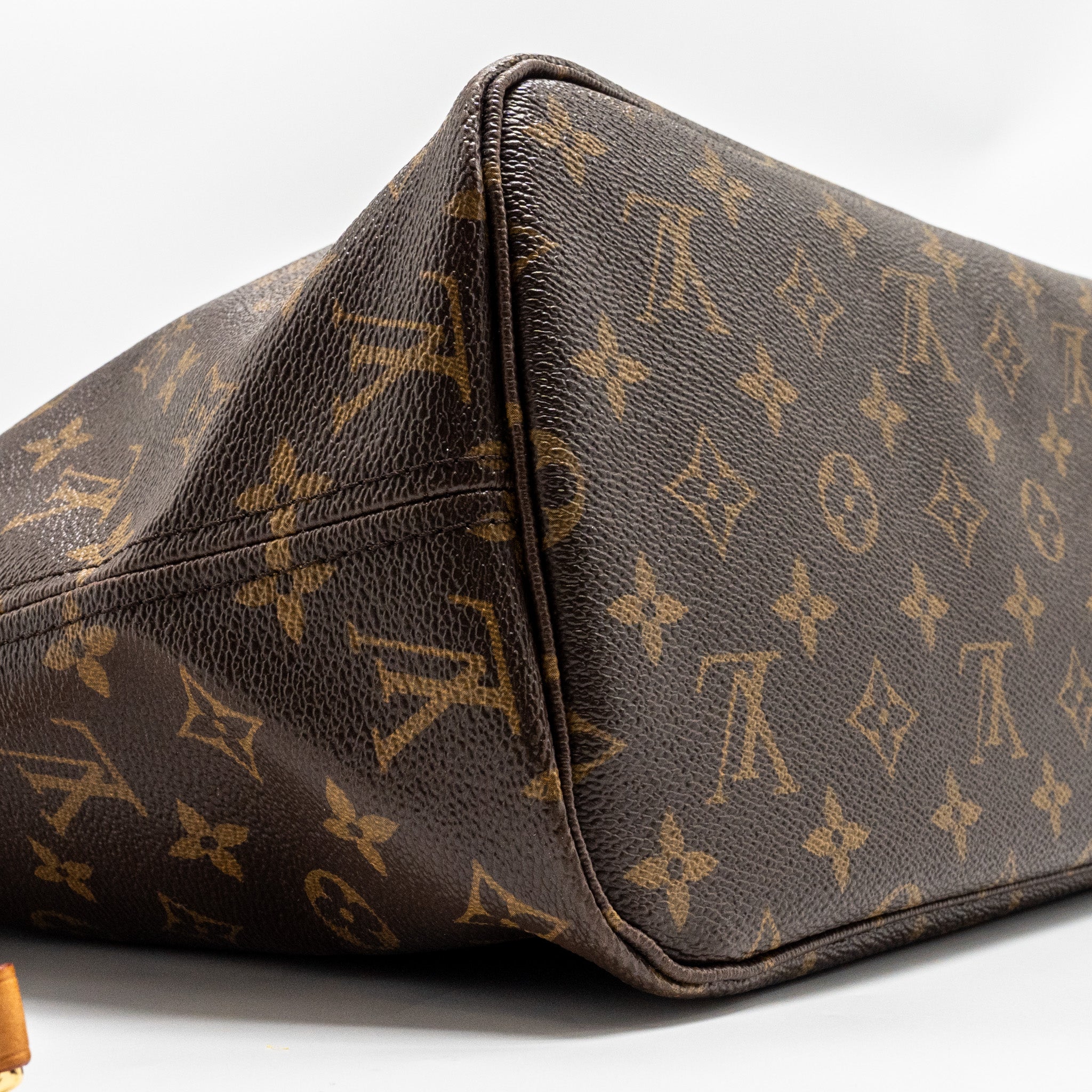 louis-vuitton-neverfull-mm-monogram-canvas-ghw-6