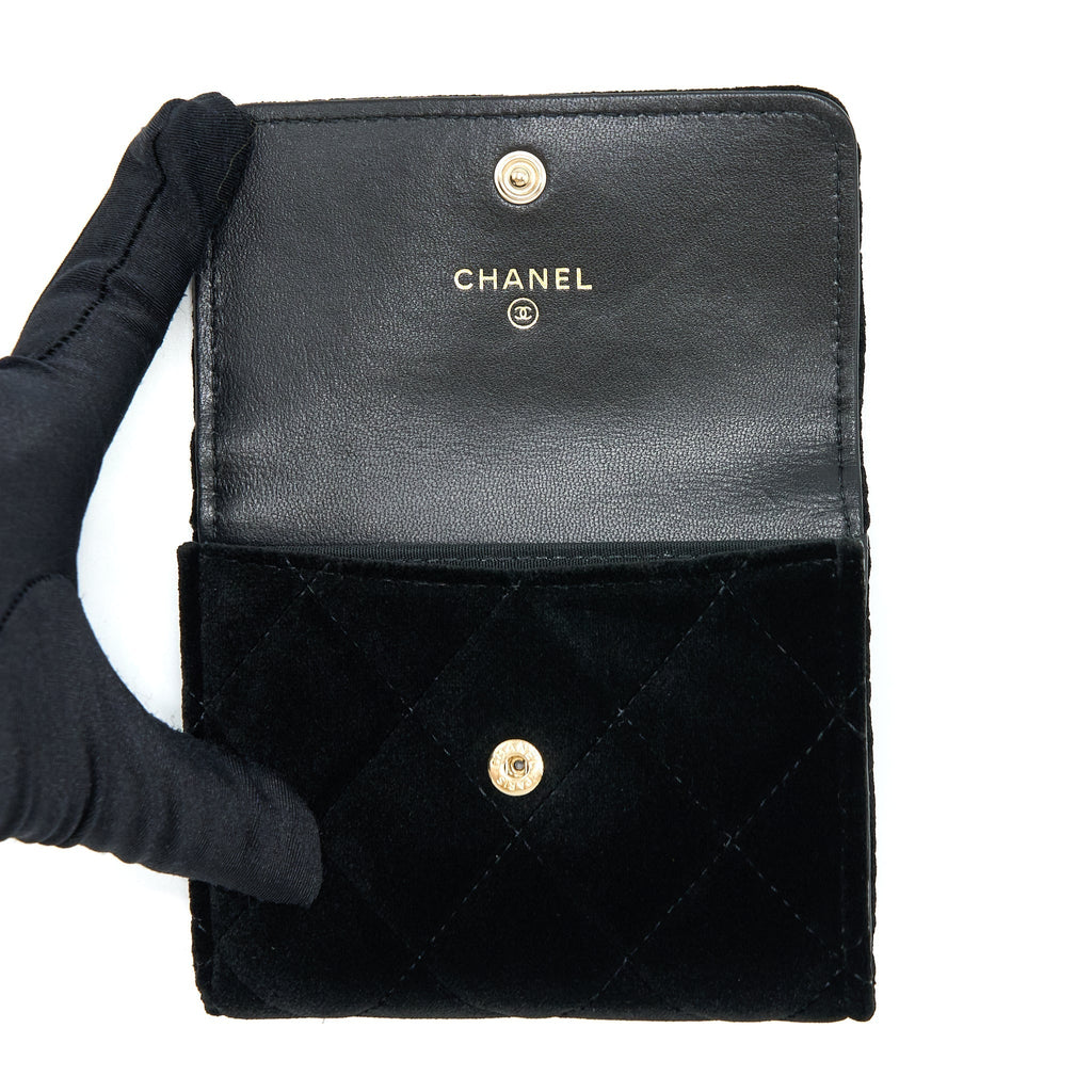 chanel-small-flap-wallet-velvet-black-lghw-1