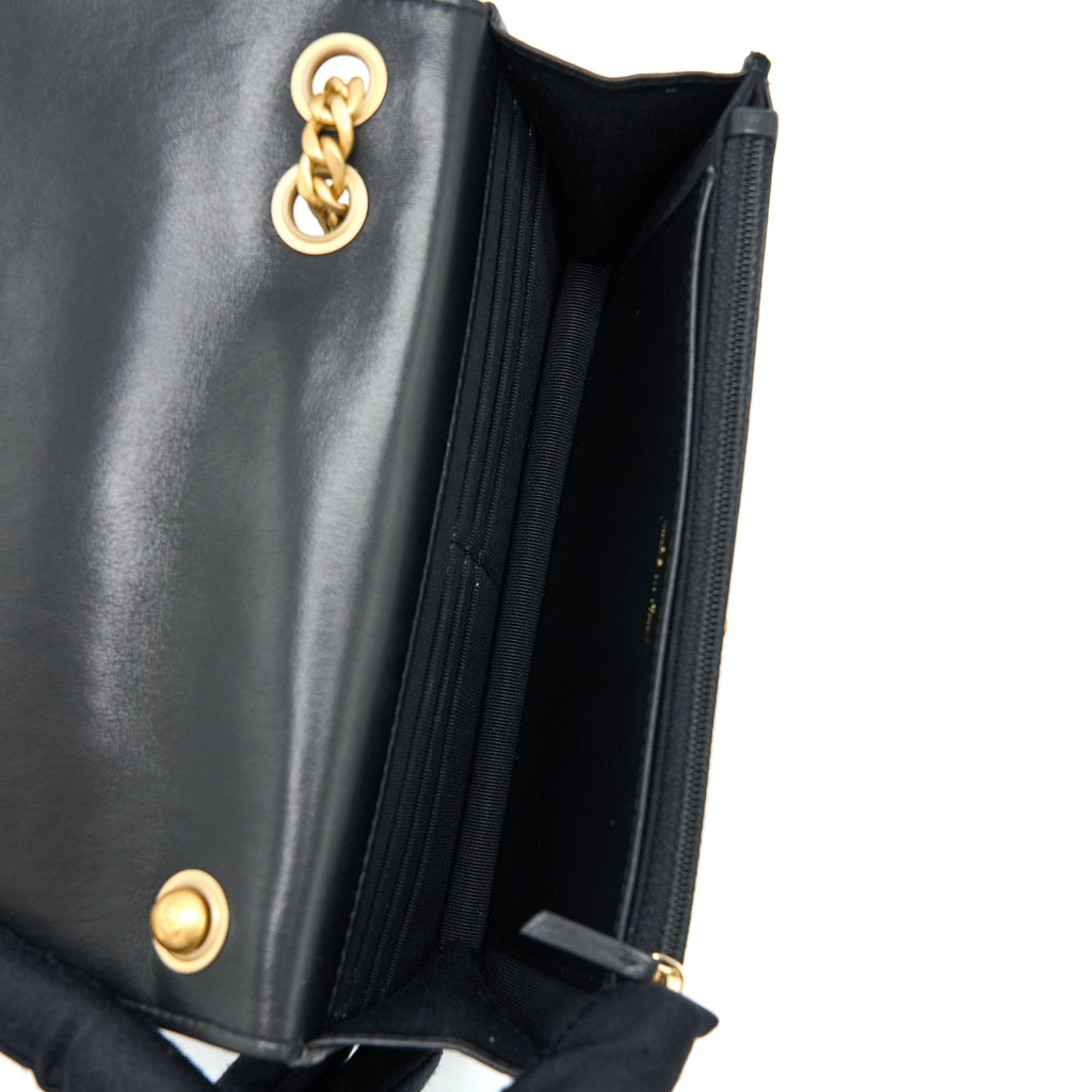 chanel-22k-gold-pillar-wallet-on-chain-lambskin-ghw