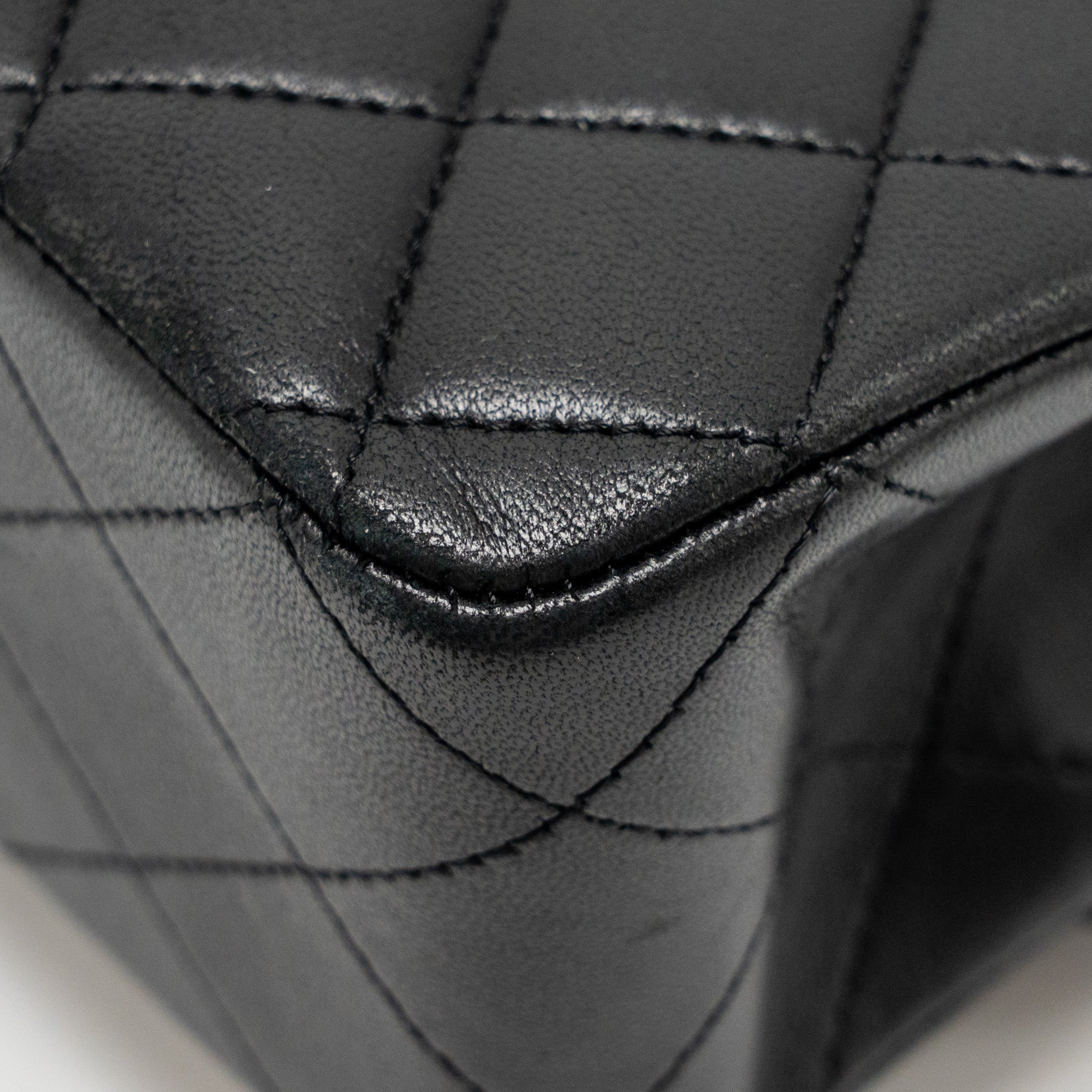 chanel-medium-classic-double-flap-bag-lambskin-black-shw-copy-2