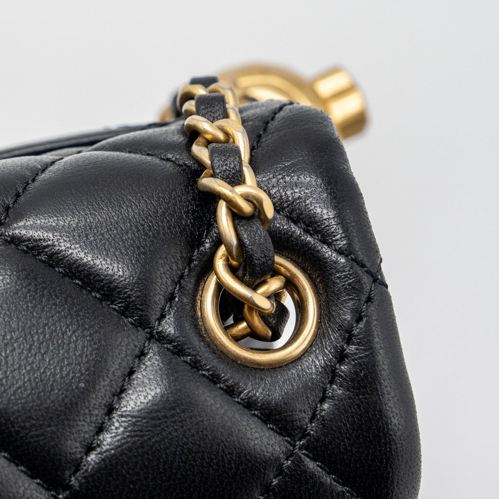 chanel-pearl-crush-mini-square-lambskin-black-ghwmicrochip