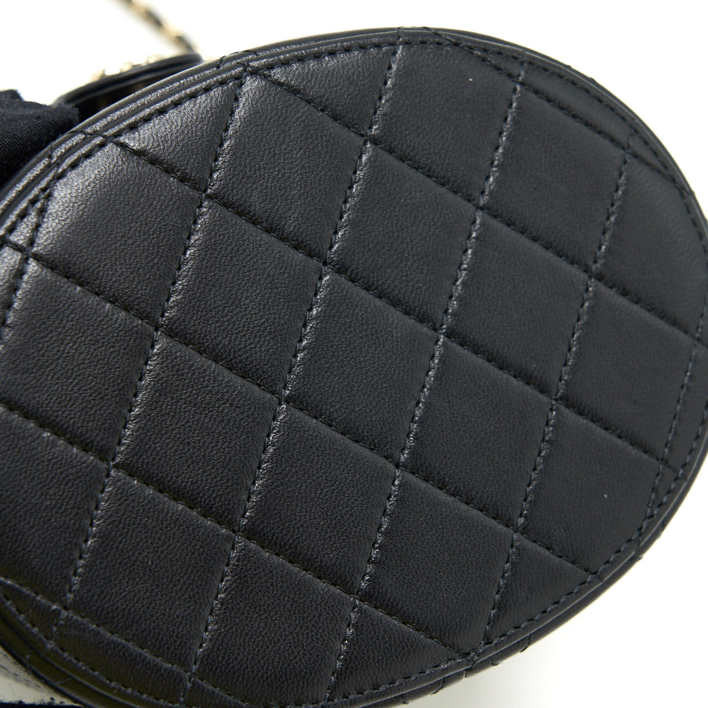 chanel-small-vanity-with-chain-lambskin-black-lghw