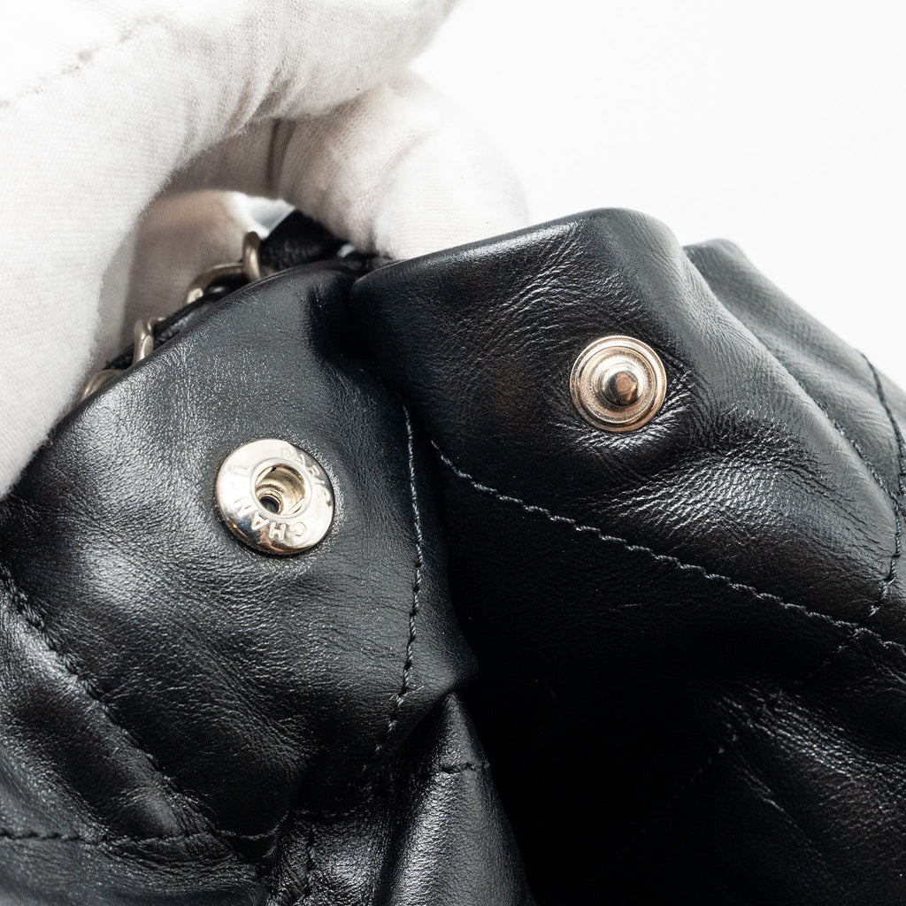 chanel-medium-22-bag-calfskin-black-shw-microchip