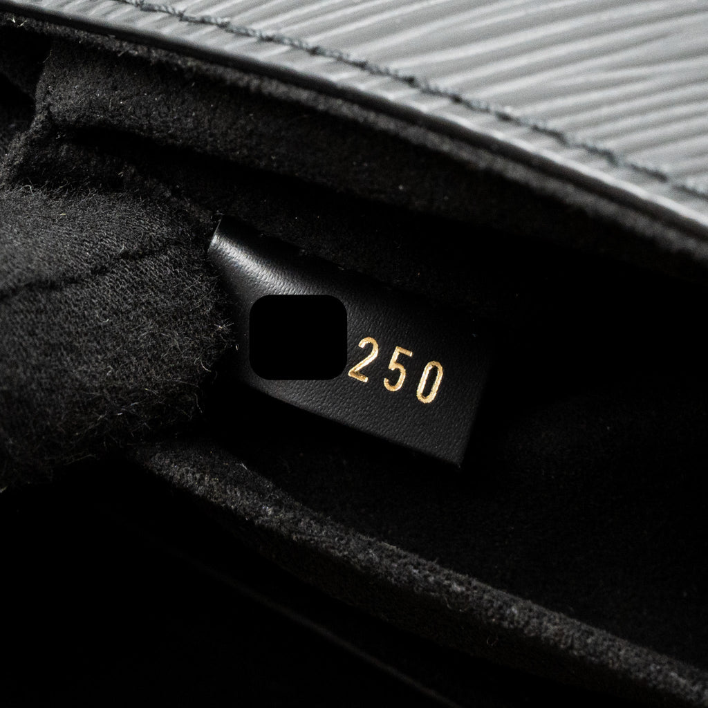 louis-vuitton-twist-mm-epi-black-ghw-1