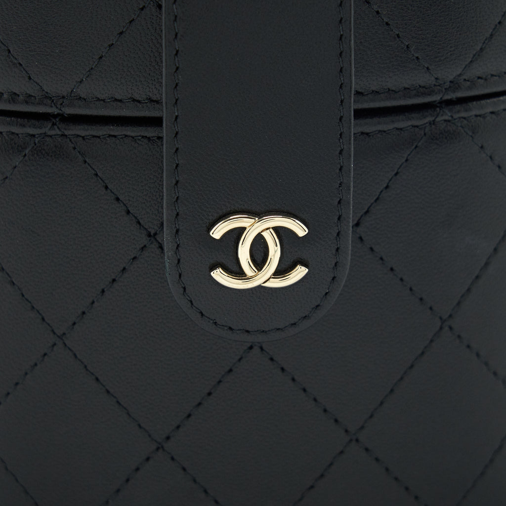 chanel-small-vanity-with-chain-lambskin-black-lghw