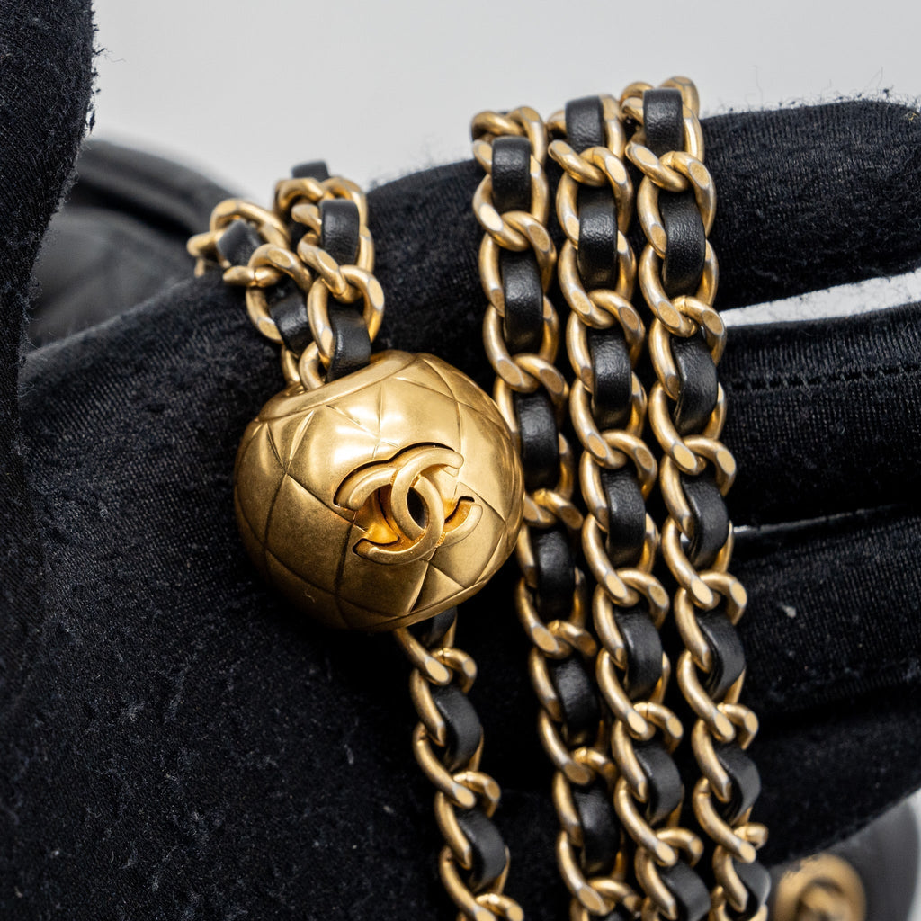 chanel-pearl-crush-mini-square-lambskin-black-ghwmicrochip
