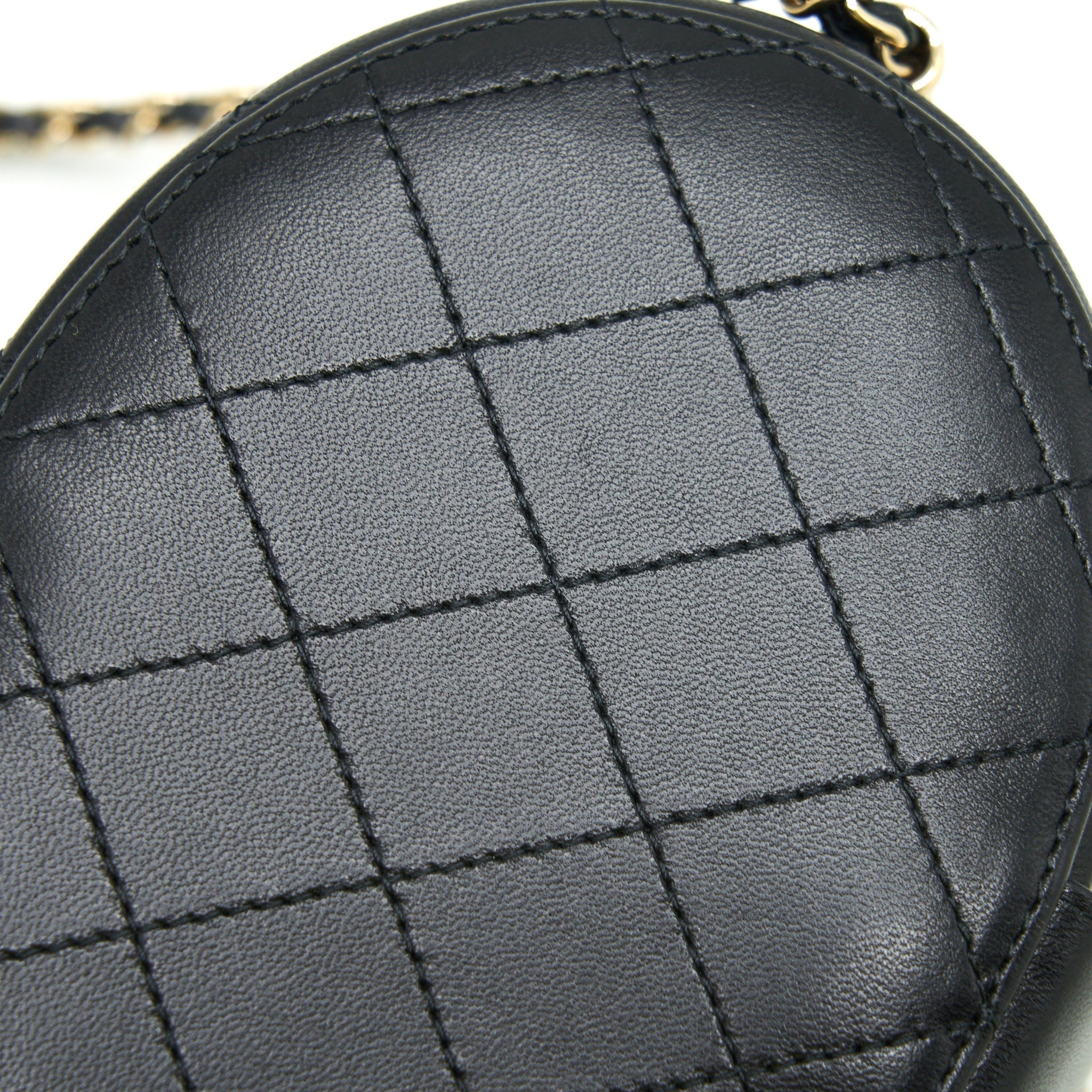 chanel-small-vanity-with-chain-lambskin-black-lghw