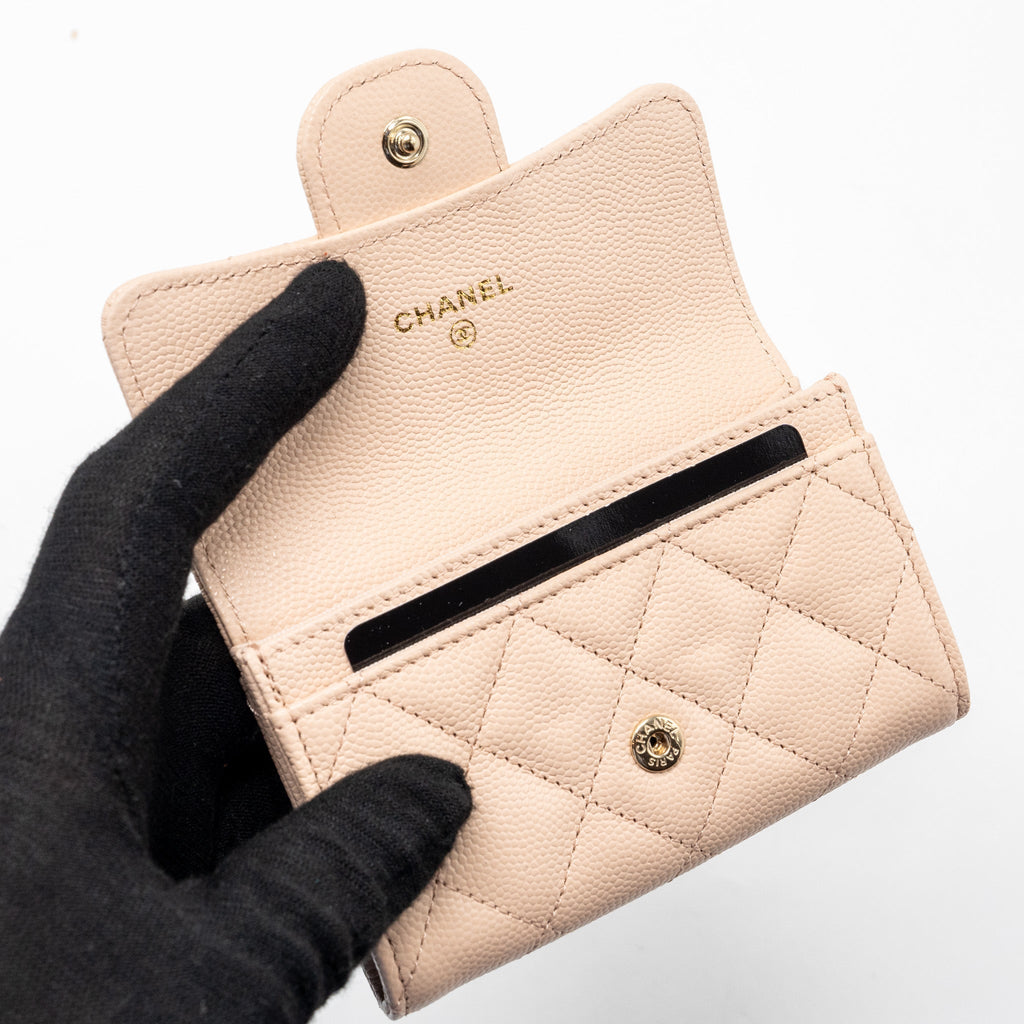chanel-classic-flap-card-holder-caviar-light-beige-lghw