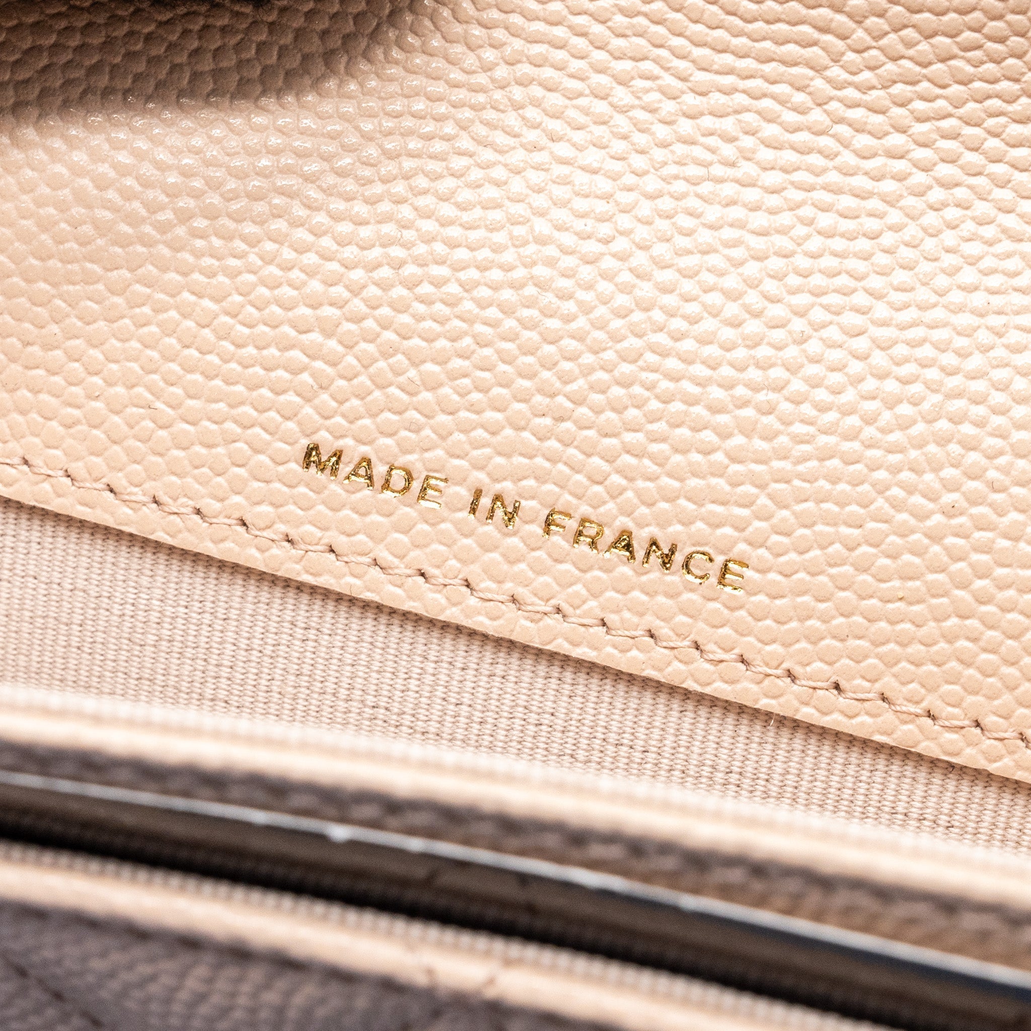 chanel-classic-flap-card-holder-caviar-light-beige-lghw