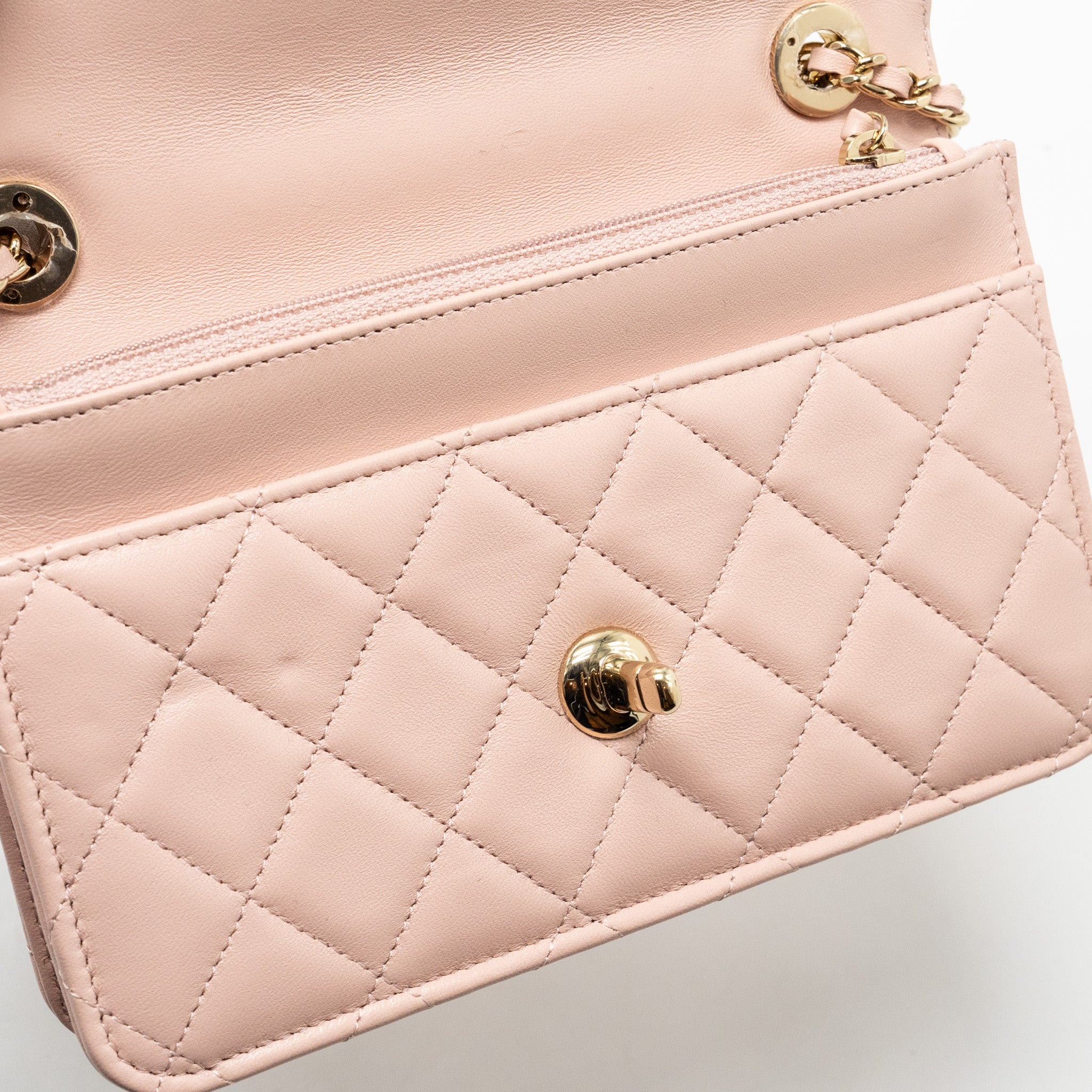 chanel-trendy-cc-quilted-wallet-on-chain-lambskin-light-pink-lghw