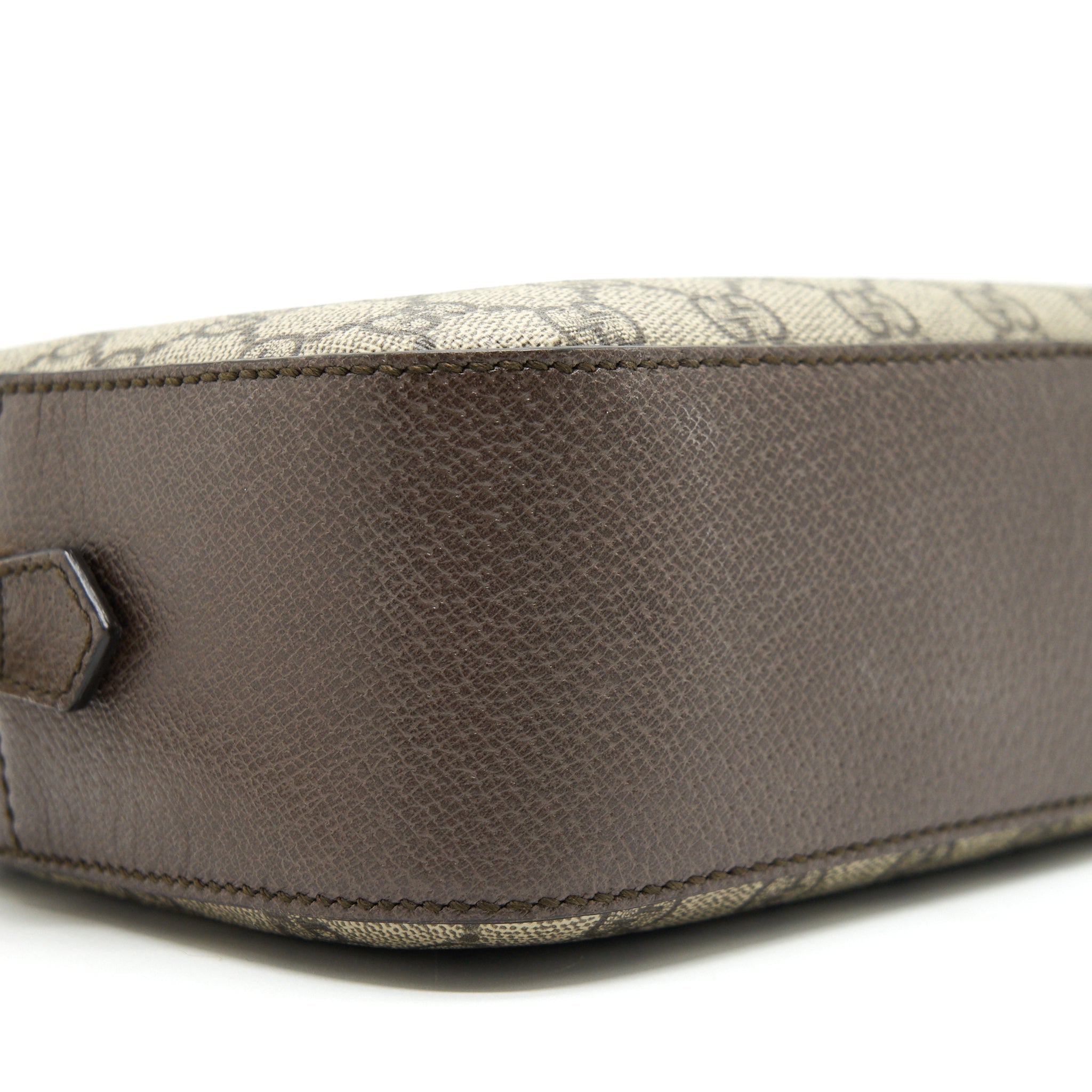 gucci-gg-supreme-crossbody-bag-brown