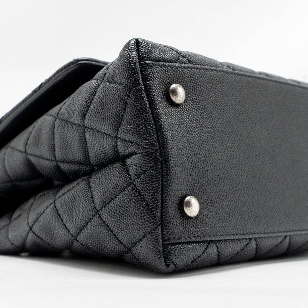 chanel-small-coco-handle-flap-bag-lizard-embossed-handle-caviar-black-ruthenium-hardware